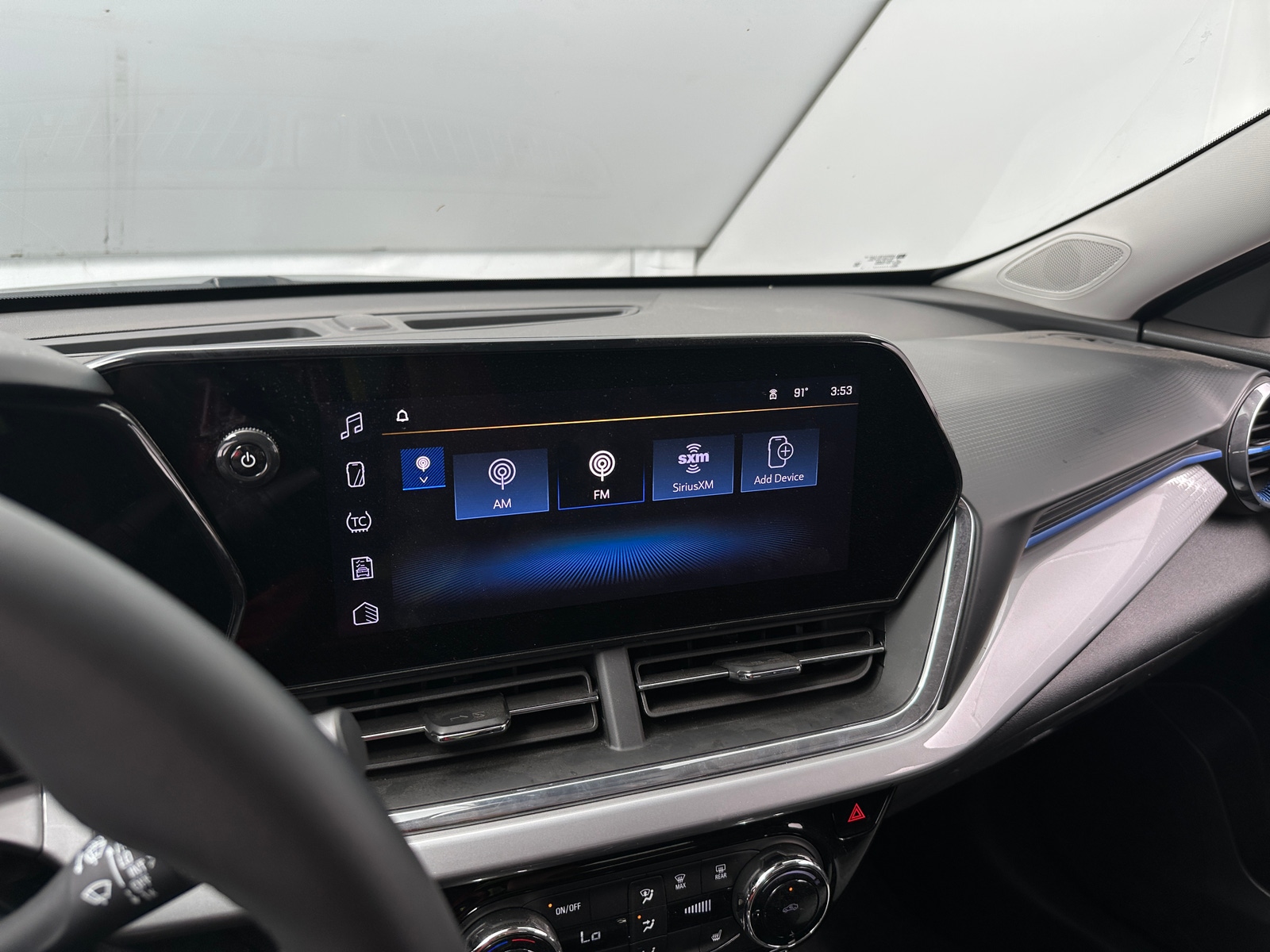 Thumbnail: 2025 Chevrolet Trax - 4