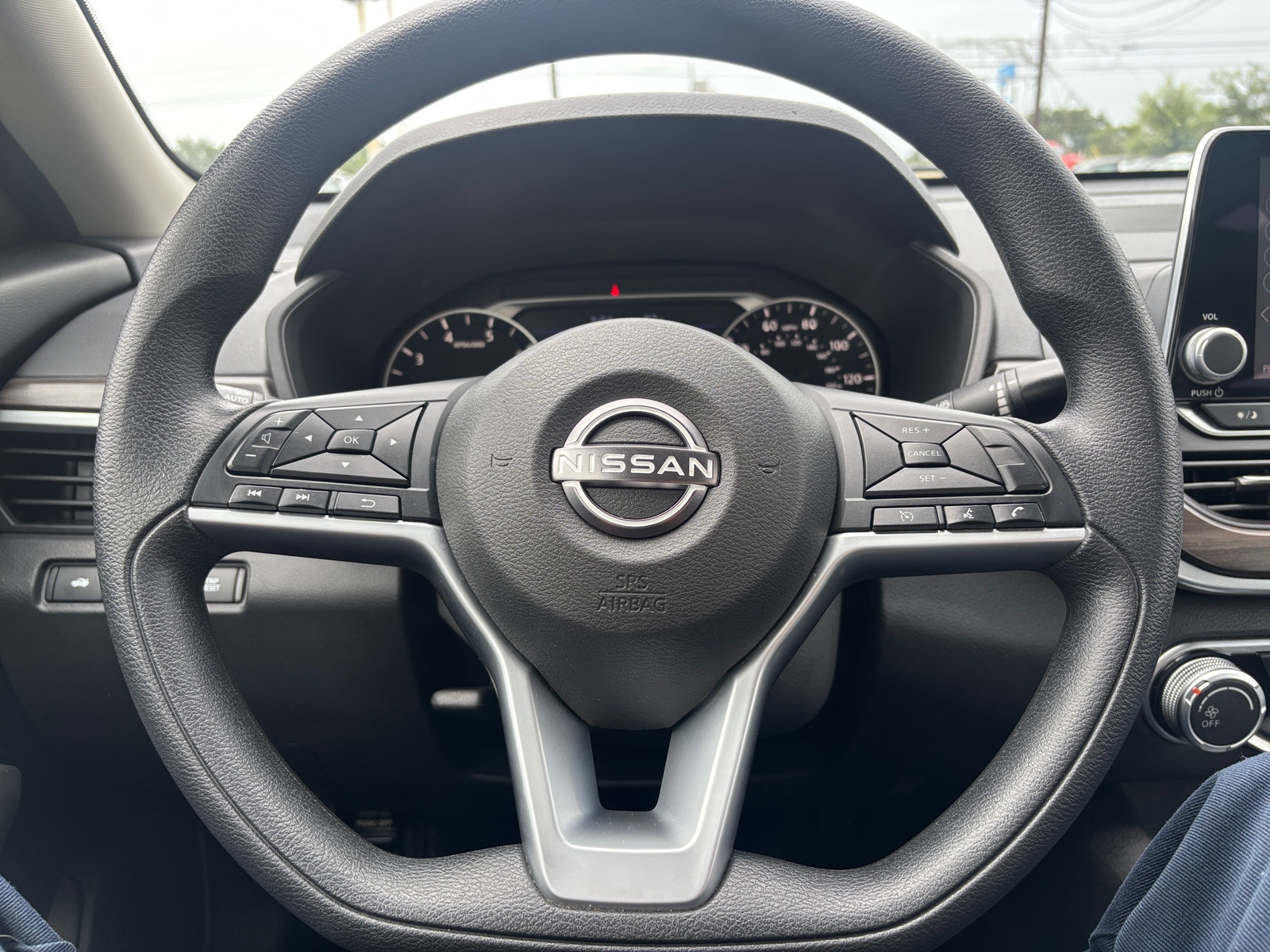 Thumbnail: 2025 Nissan Altima - 5