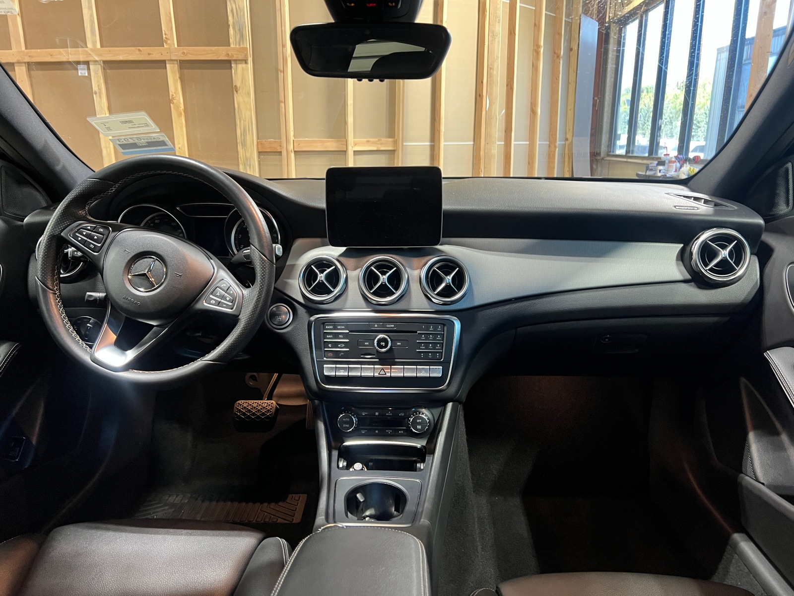 Thumbnail: 2018 Mercedes-Benz GLA - 2