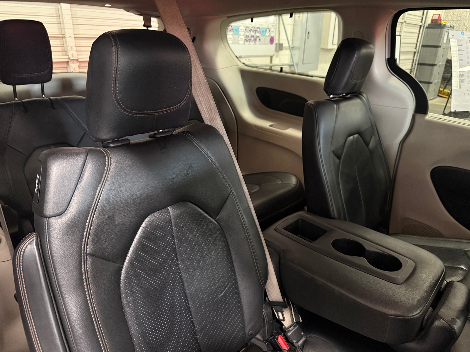 Thumbnail: 2018 Chrysler Pacifica - 5