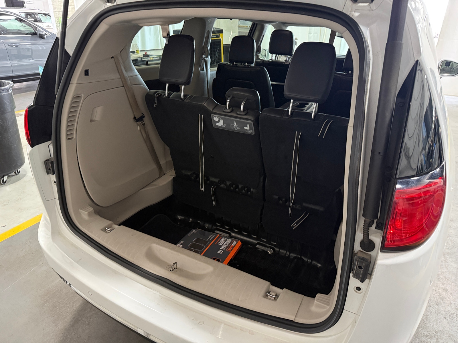 Thumbnail: 2018 Chrysler Pacifica - 6