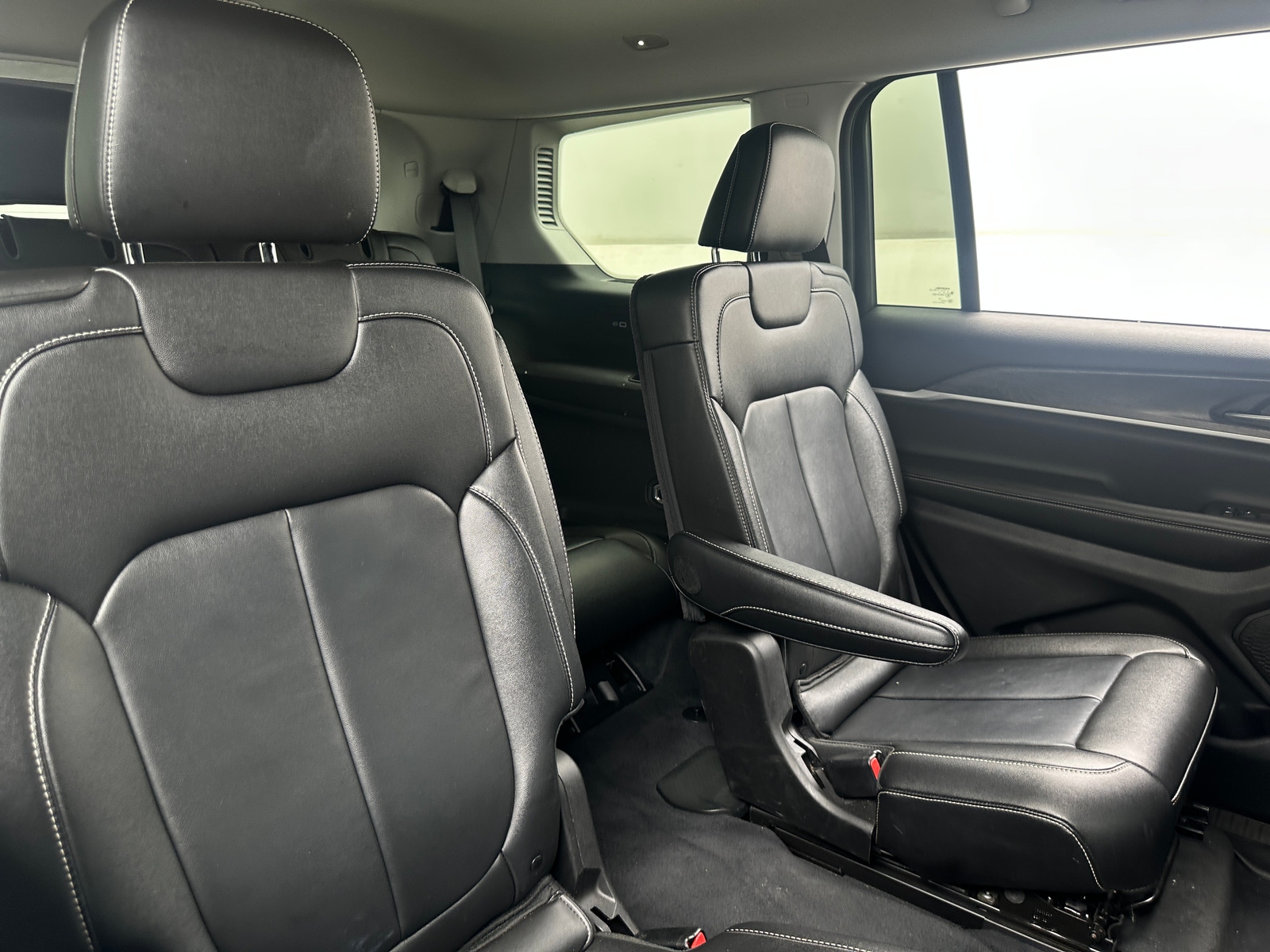 Thumbnail: 2023 Jeep Grand Cherokee L - 5