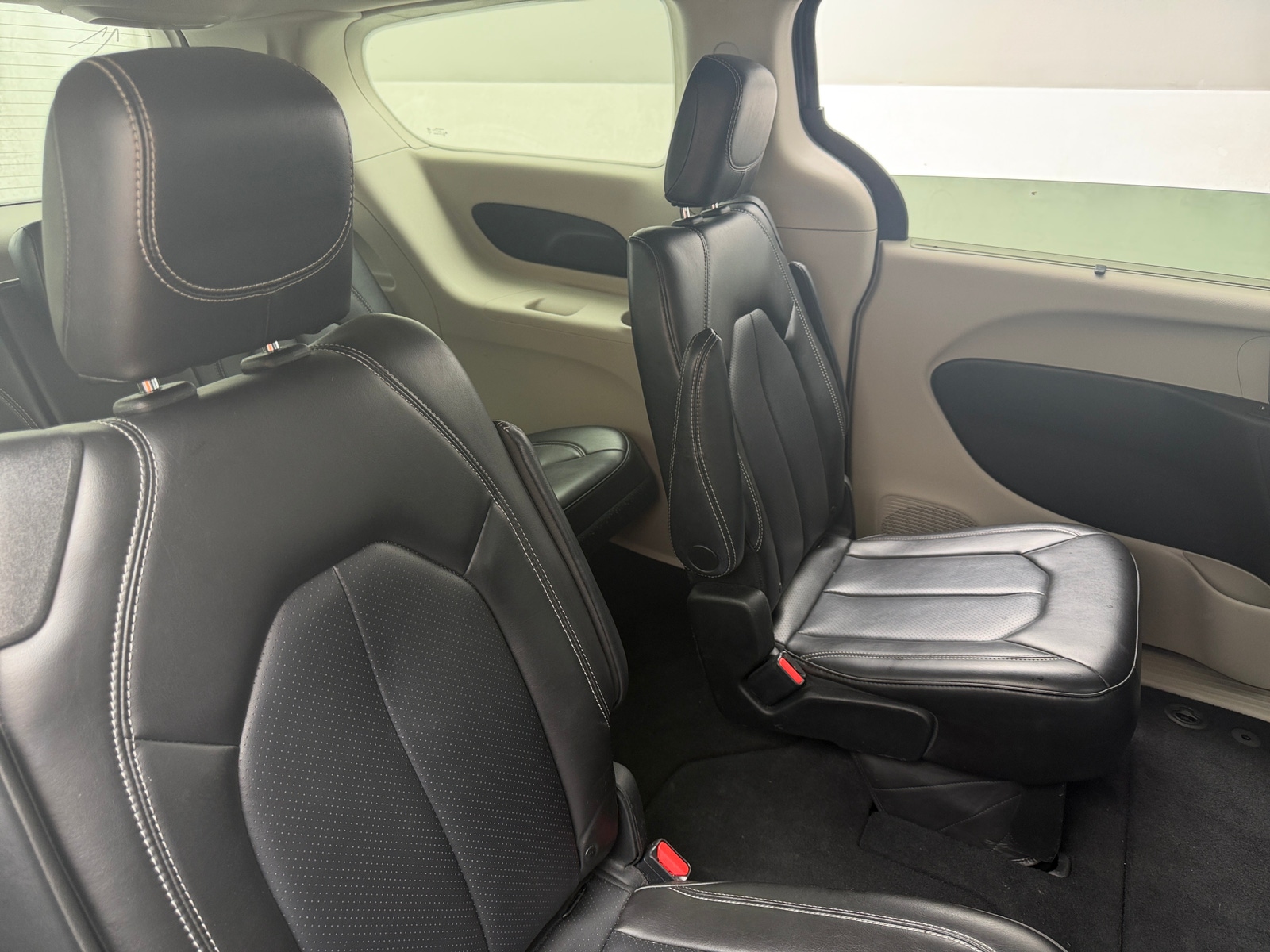 Thumbnail: 2023 Chrysler Pacifica - 5