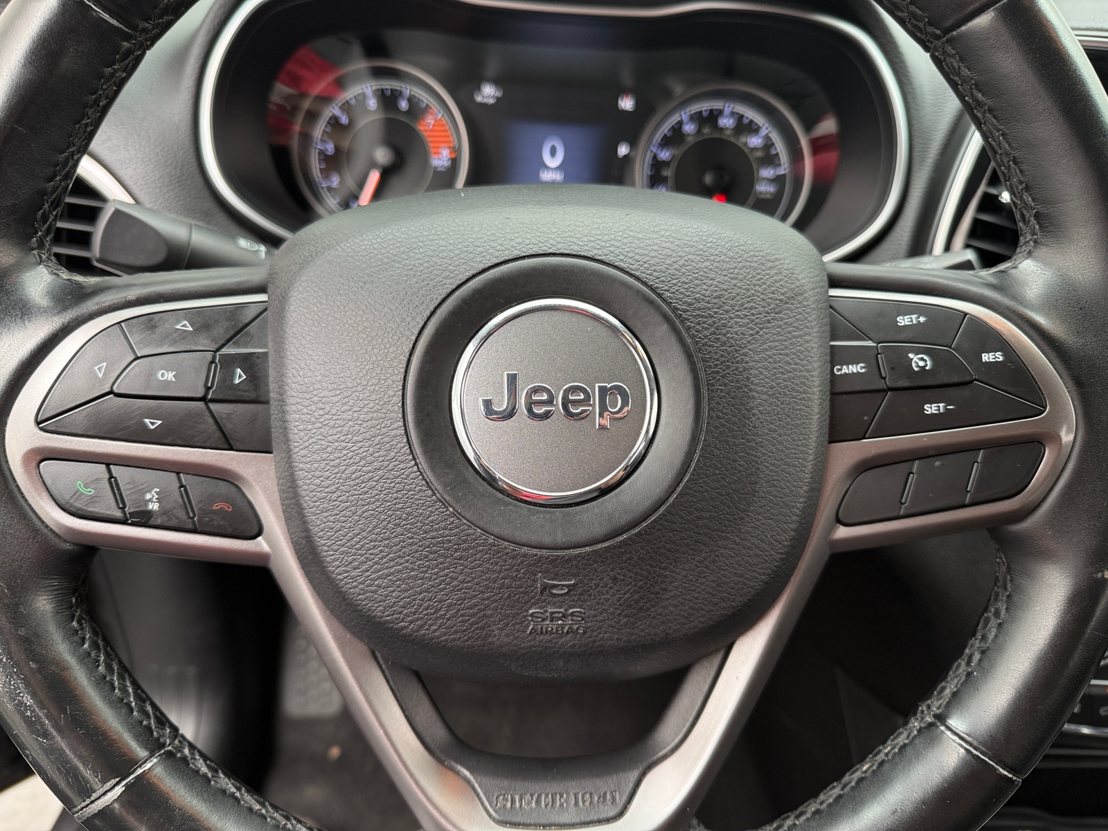 Thumbnail: 2019 Jeep Cherokee - 4