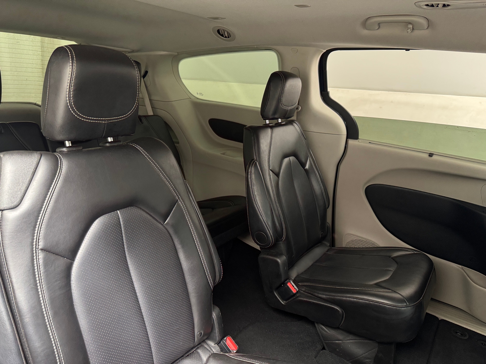Thumbnail: 2024 Chrysler Pacifica - 6