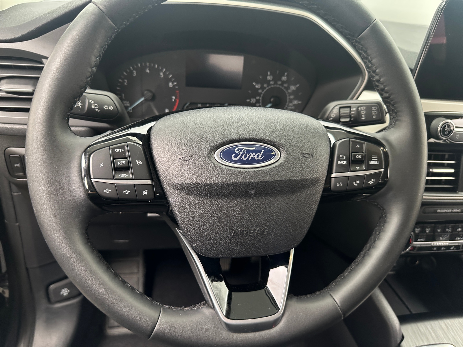 Thumbnail: 2022 Ford Escape - 4