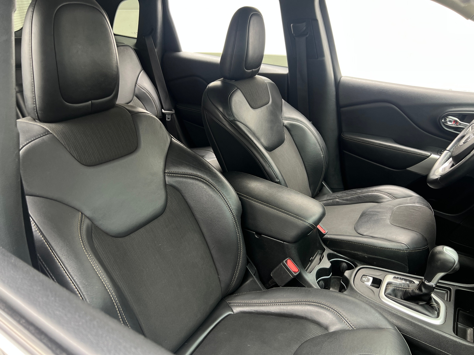 Thumbnail: 2018 Jeep Cherokee - 2