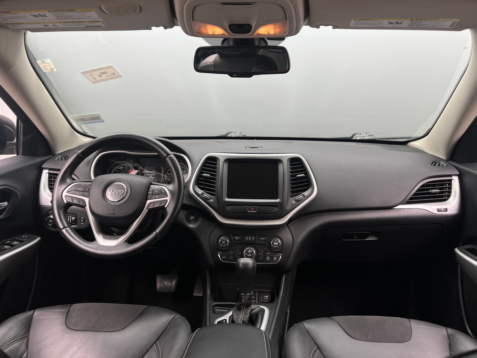 Thumbnail: 2018 Jeep Cherokee - 3