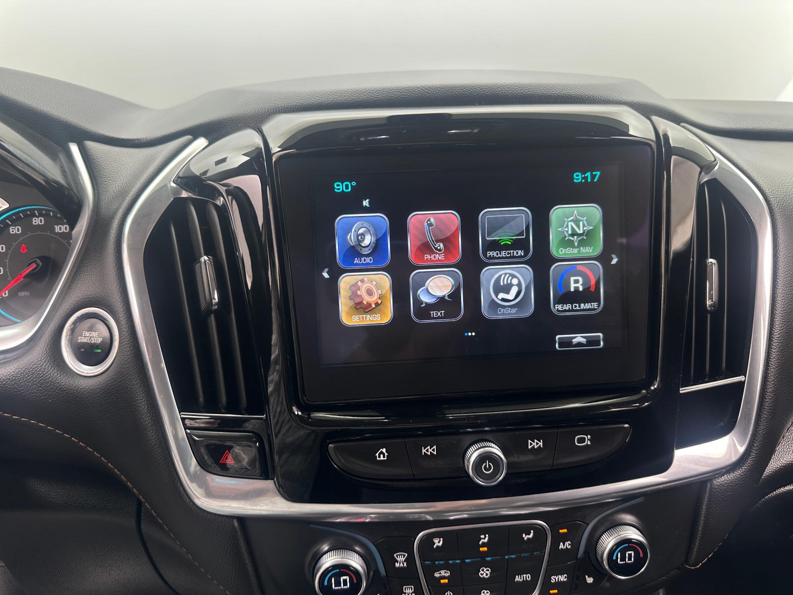 Thumbnail: 2019 Chevrolet Traverse - 3