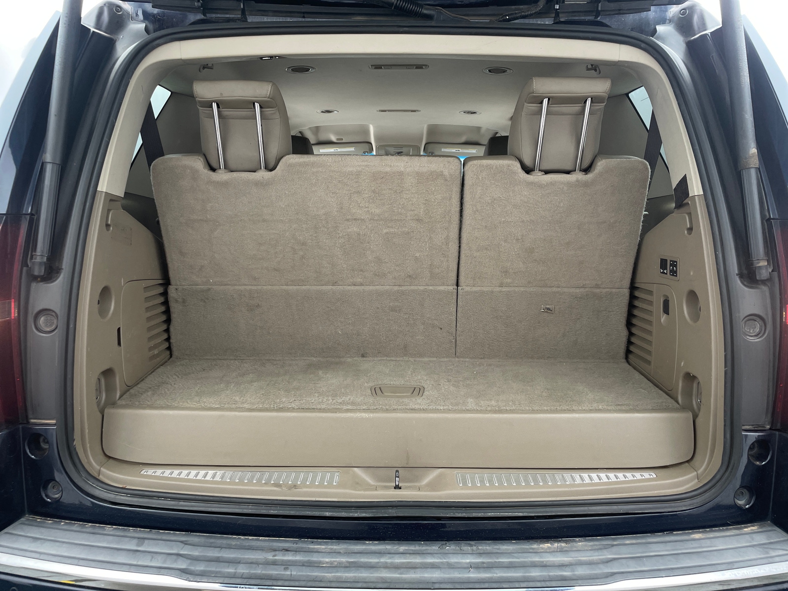 Thumbnail: 2019 Chevrolet Tahoe - 6