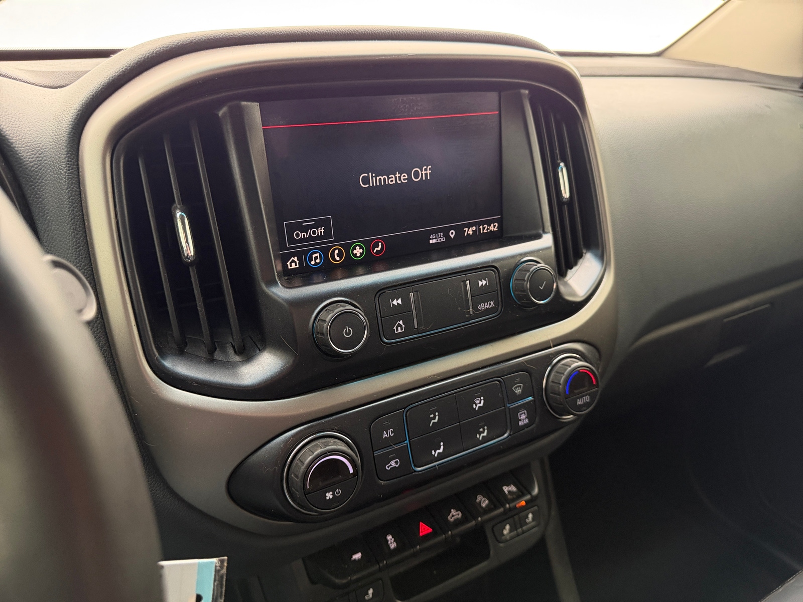 Thumbnail: 2021 Chevrolet Colorado - 4