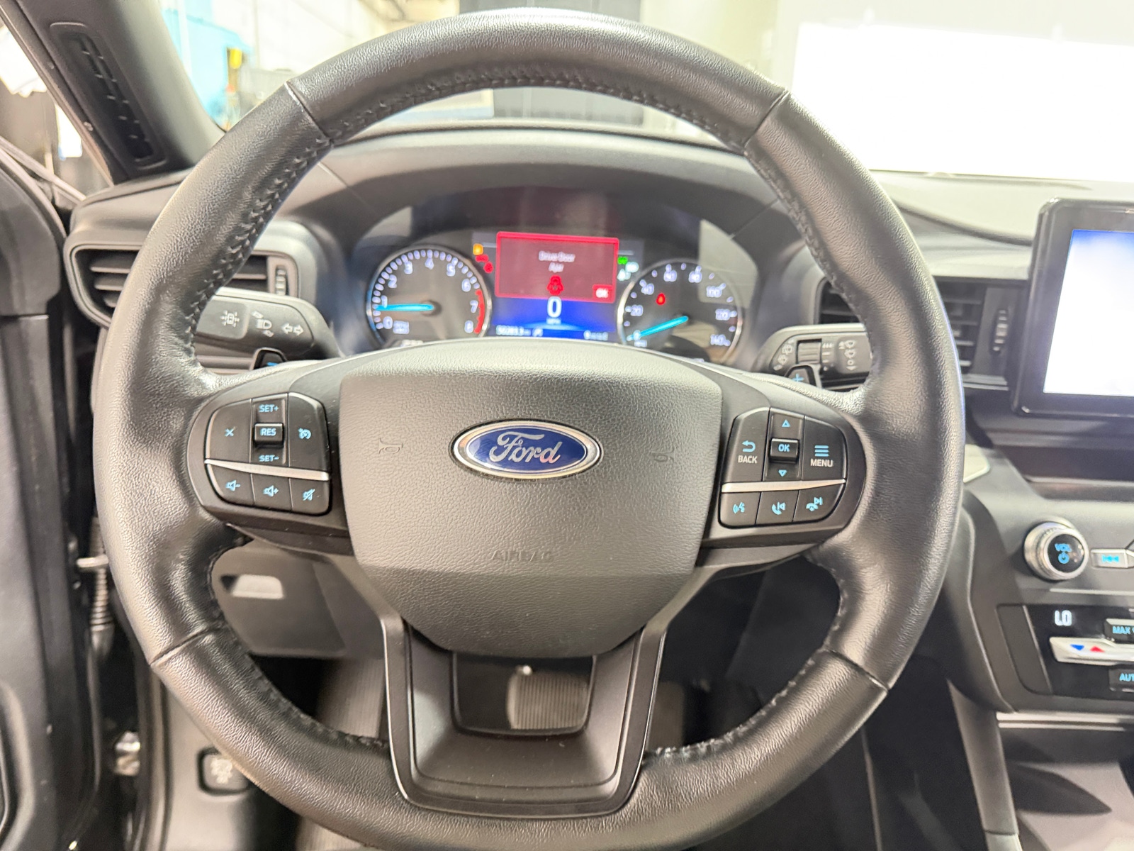 Thumbnail: 2020 Ford Explorer - 5