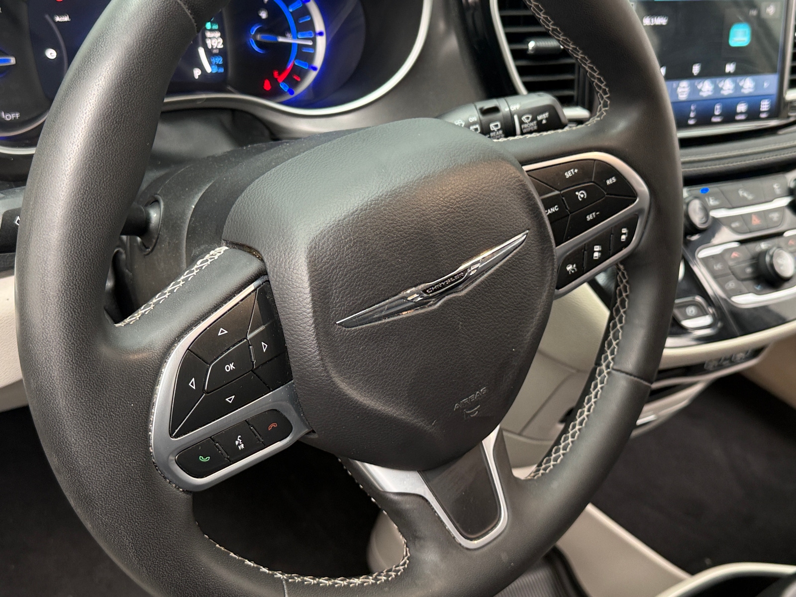 Thumbnail: 2024 Chrysler Pacifica - 4