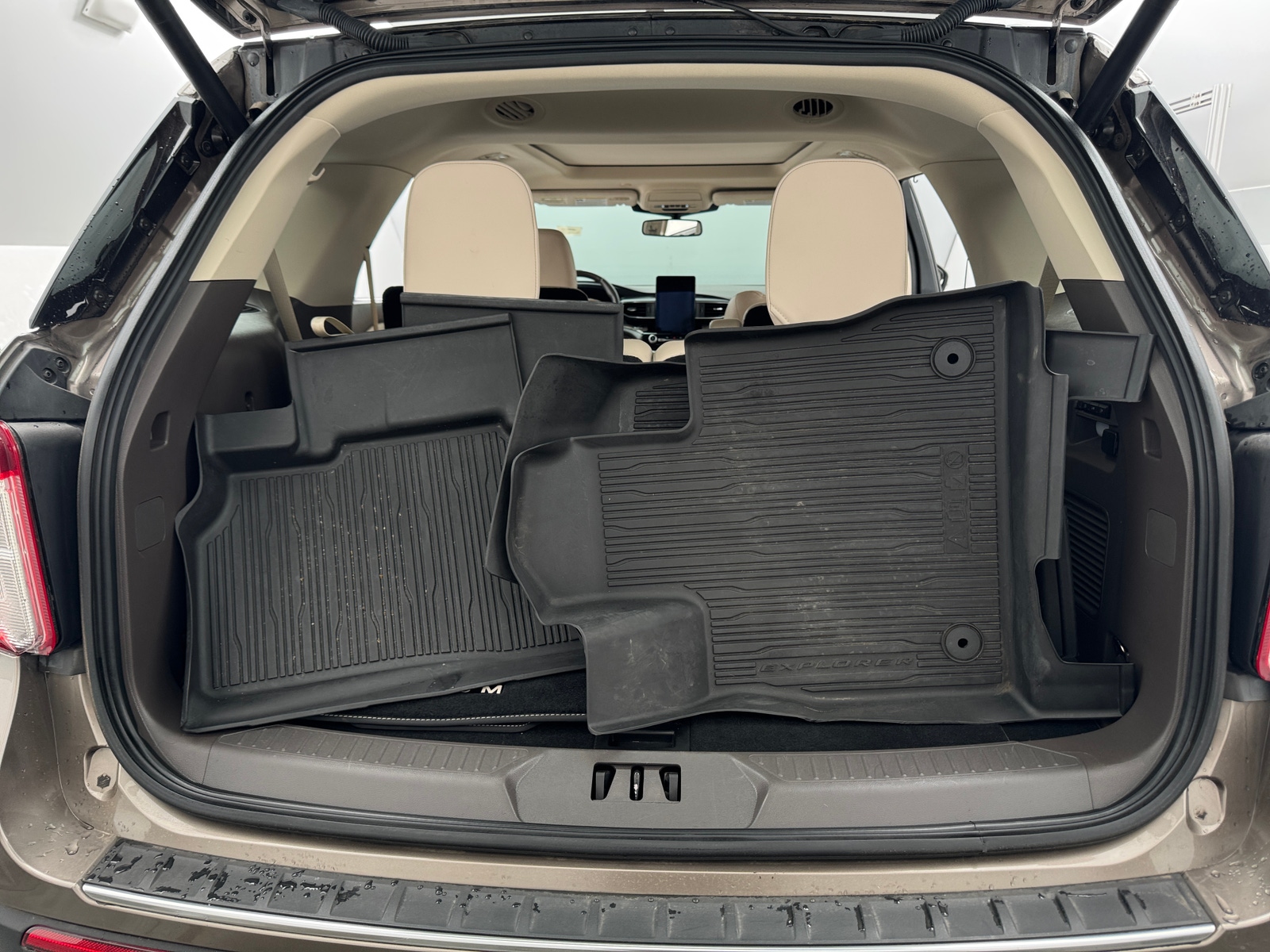 Thumbnail: 2021 Ford Explorer - 6