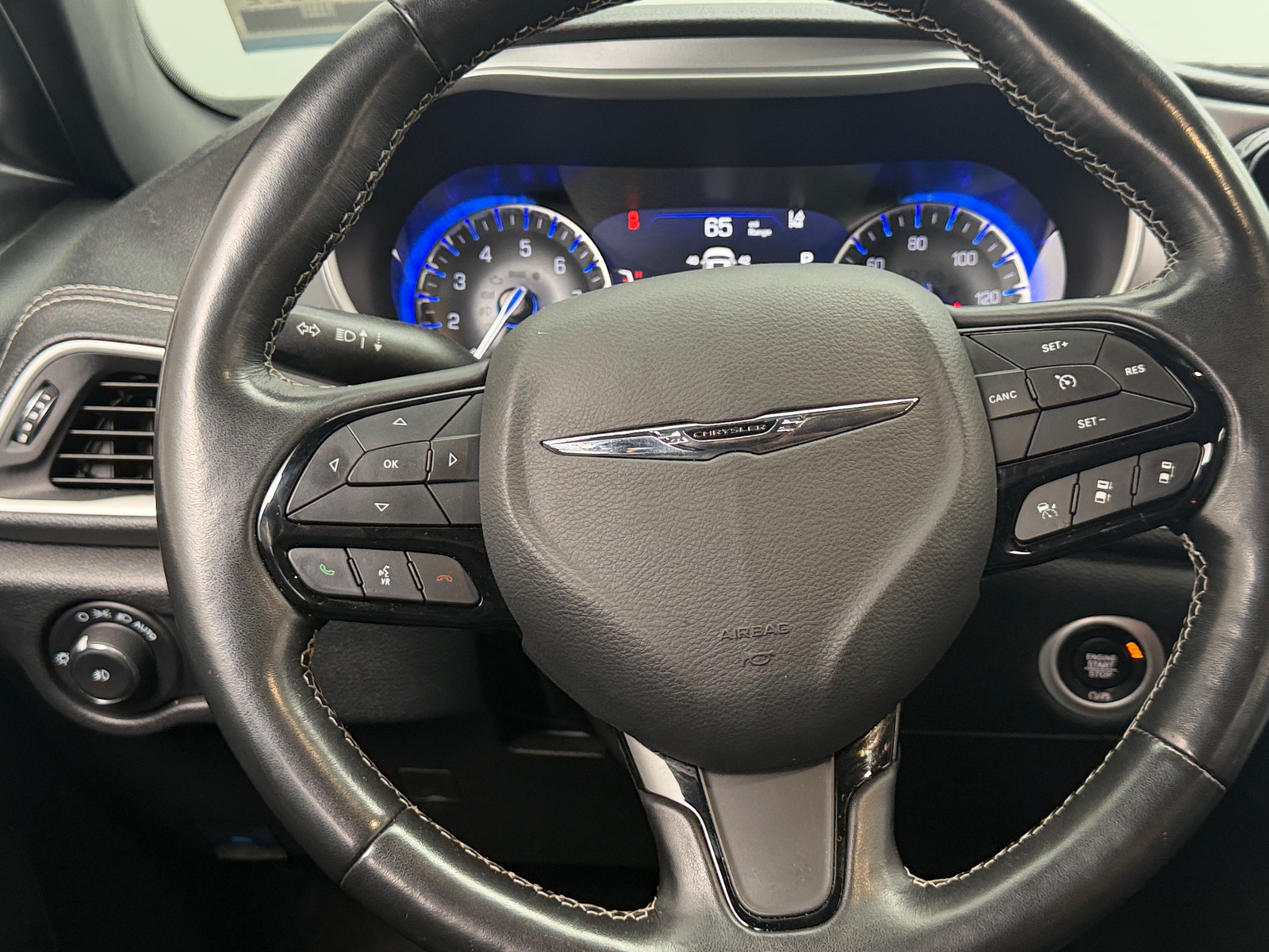 Thumbnail: 2021 Chrysler Pacifica - 4
