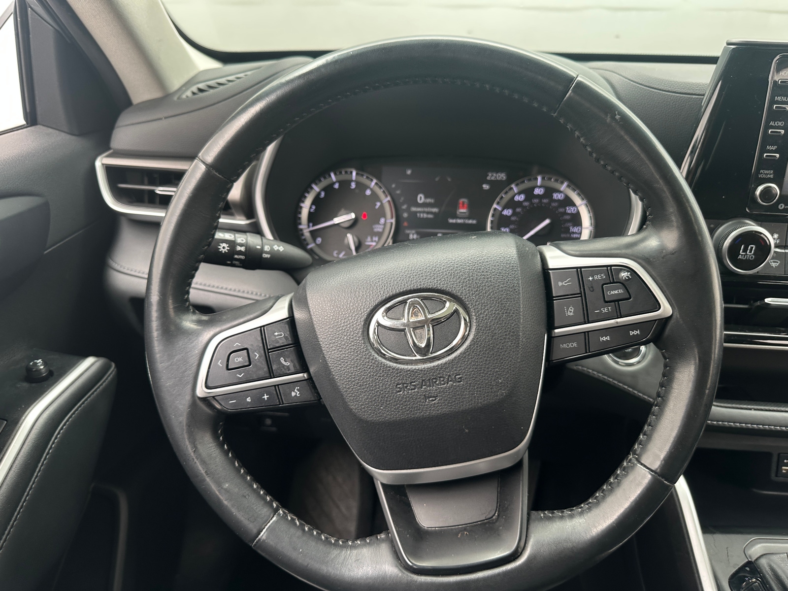Thumbnail: 2022 Toyota Highlander - 4