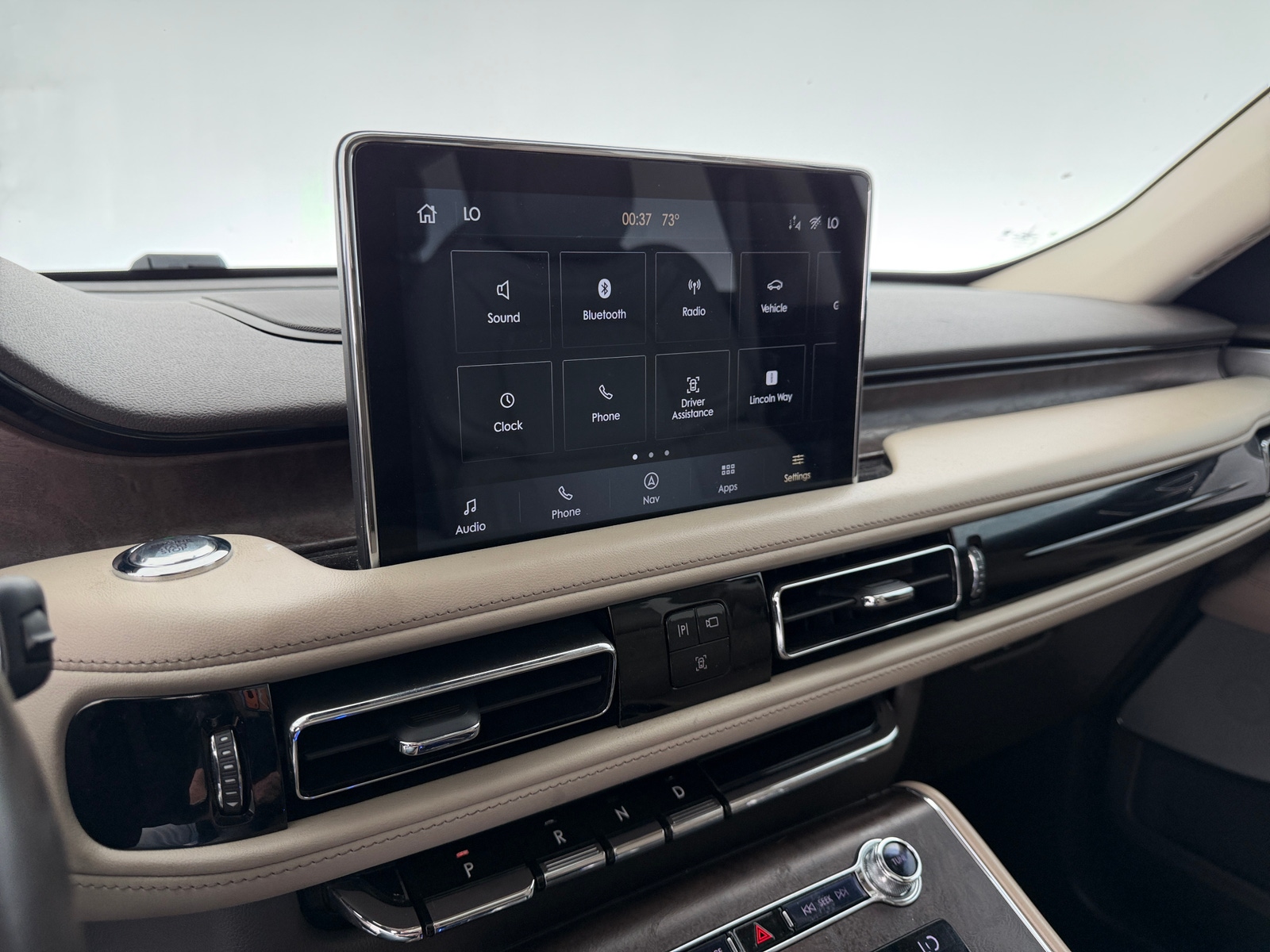 Thumbnail: 2020 Lincoln Aviator - 3