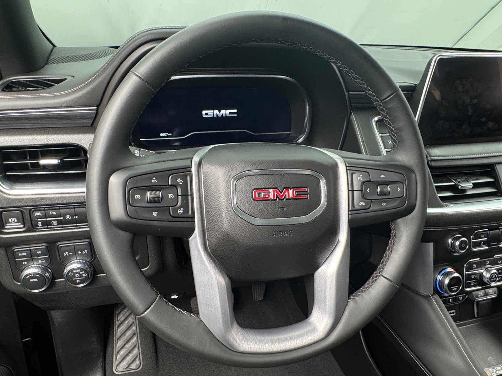 Thumbnail: 2023 GMC Yukon XL - 4