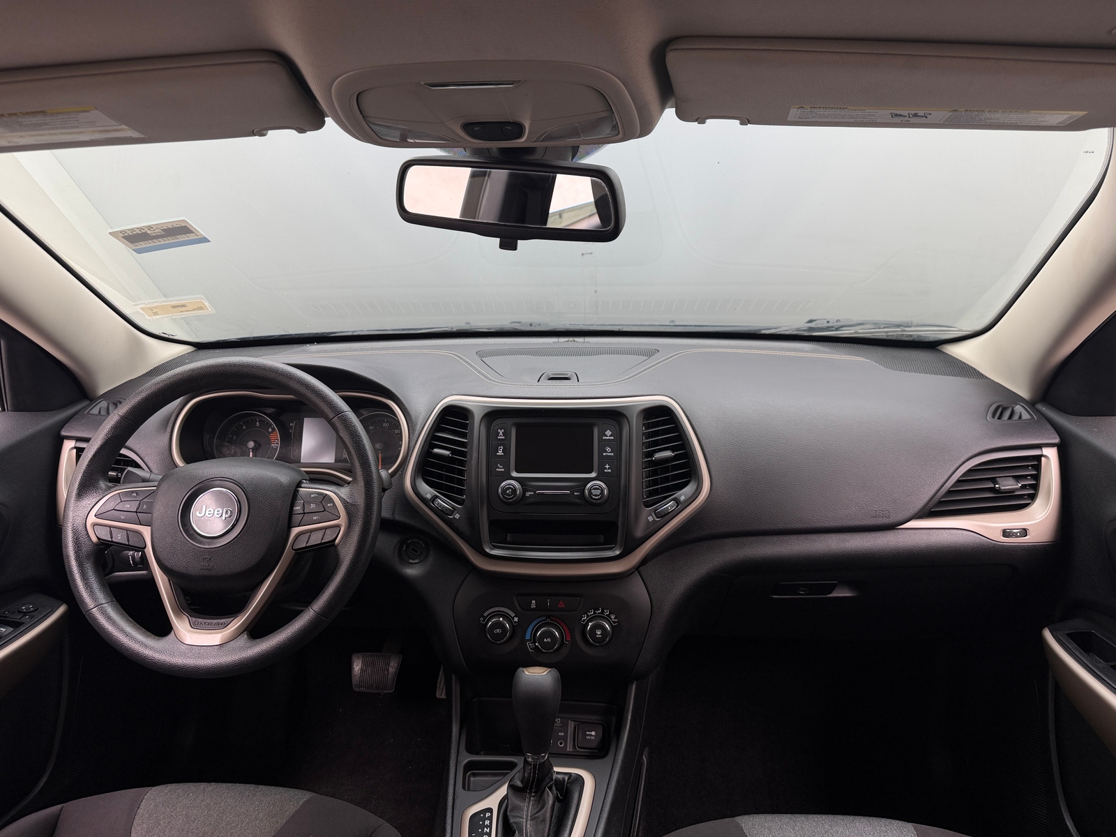 Thumbnail: 2018 Jeep Cherokee - 3