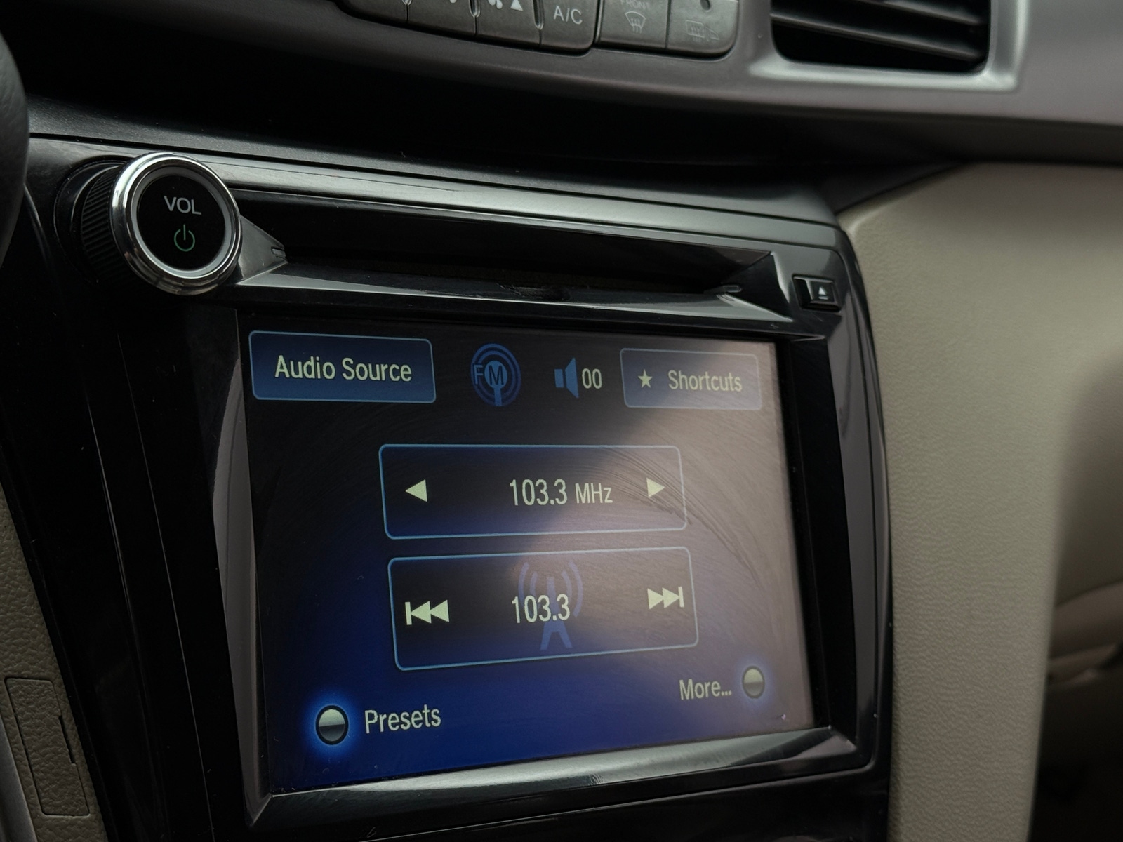 Thumbnail: 2014 Honda Odyssey - 3