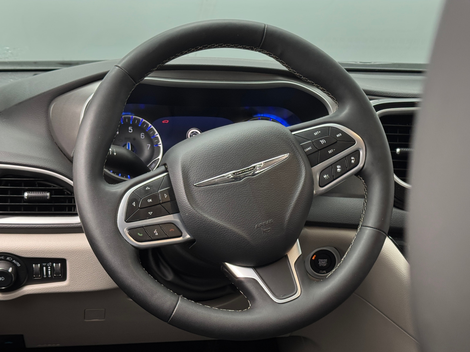 Thumbnail: 2024 Chrysler Pacifica - 4