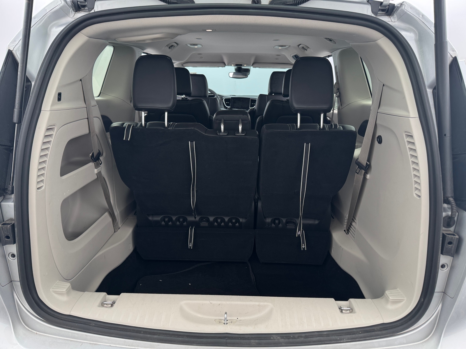 Thumbnail: 2024 Chrysler Pacifica - 6