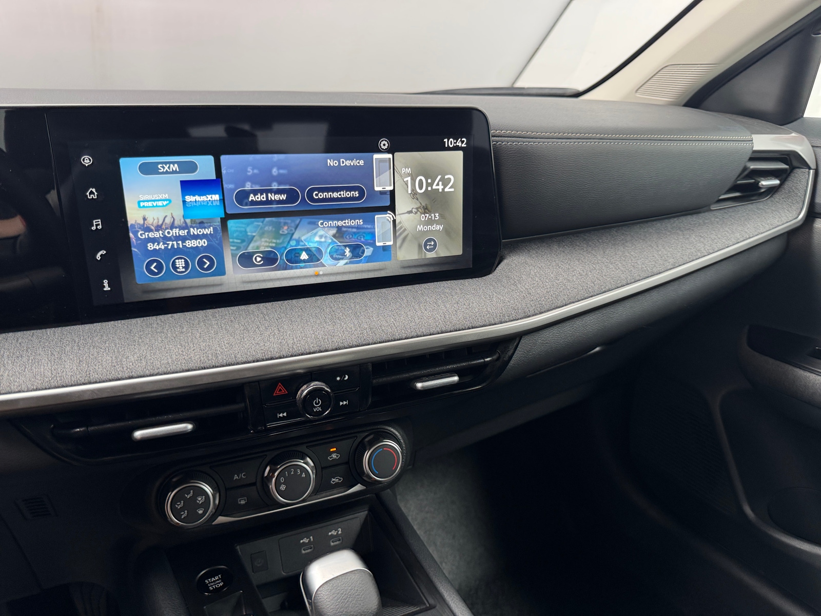 Thumbnail: 2025 Nissan Kicks - 4