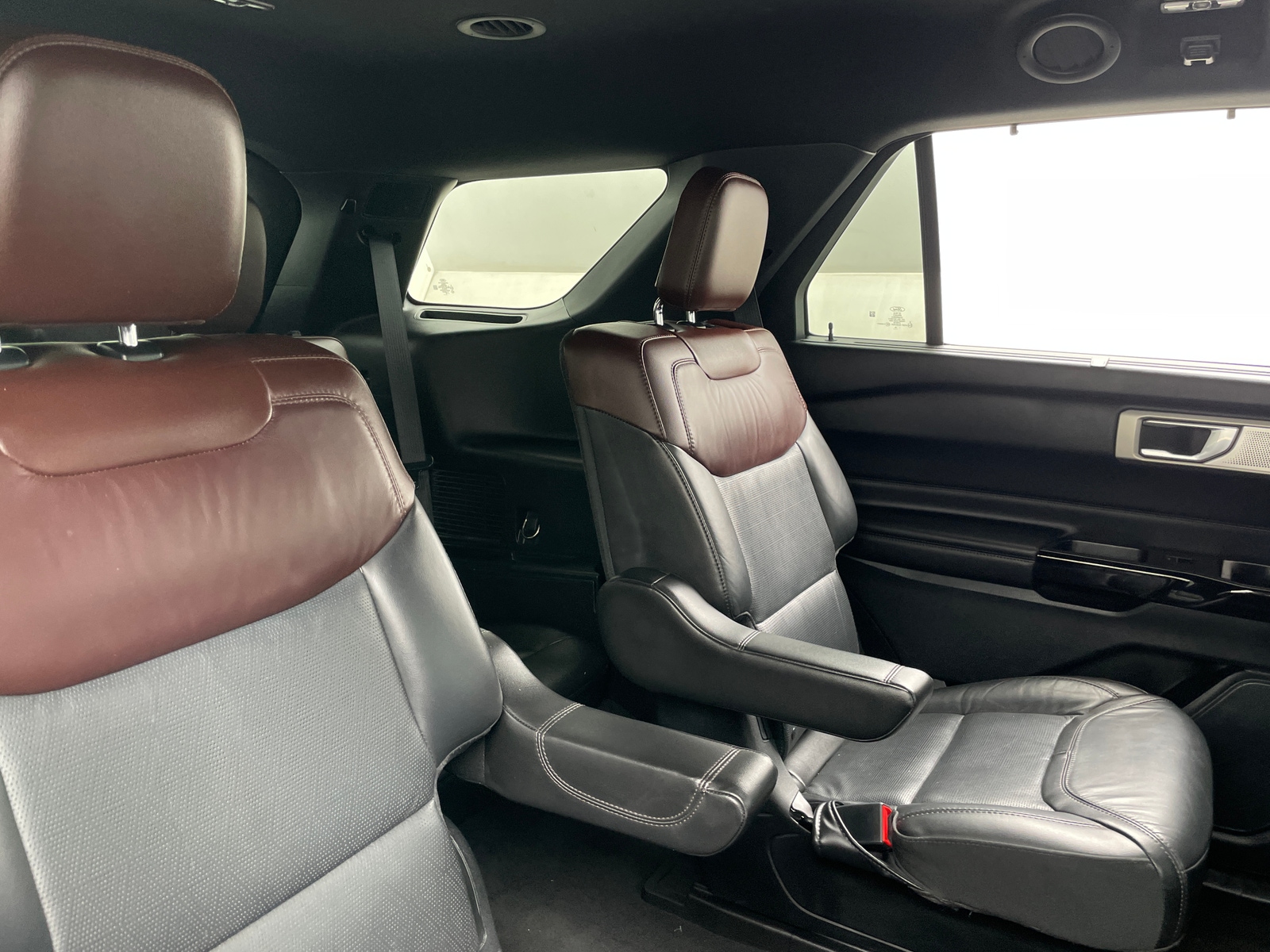 Thumbnail: 2022 Ford Explorer - 5