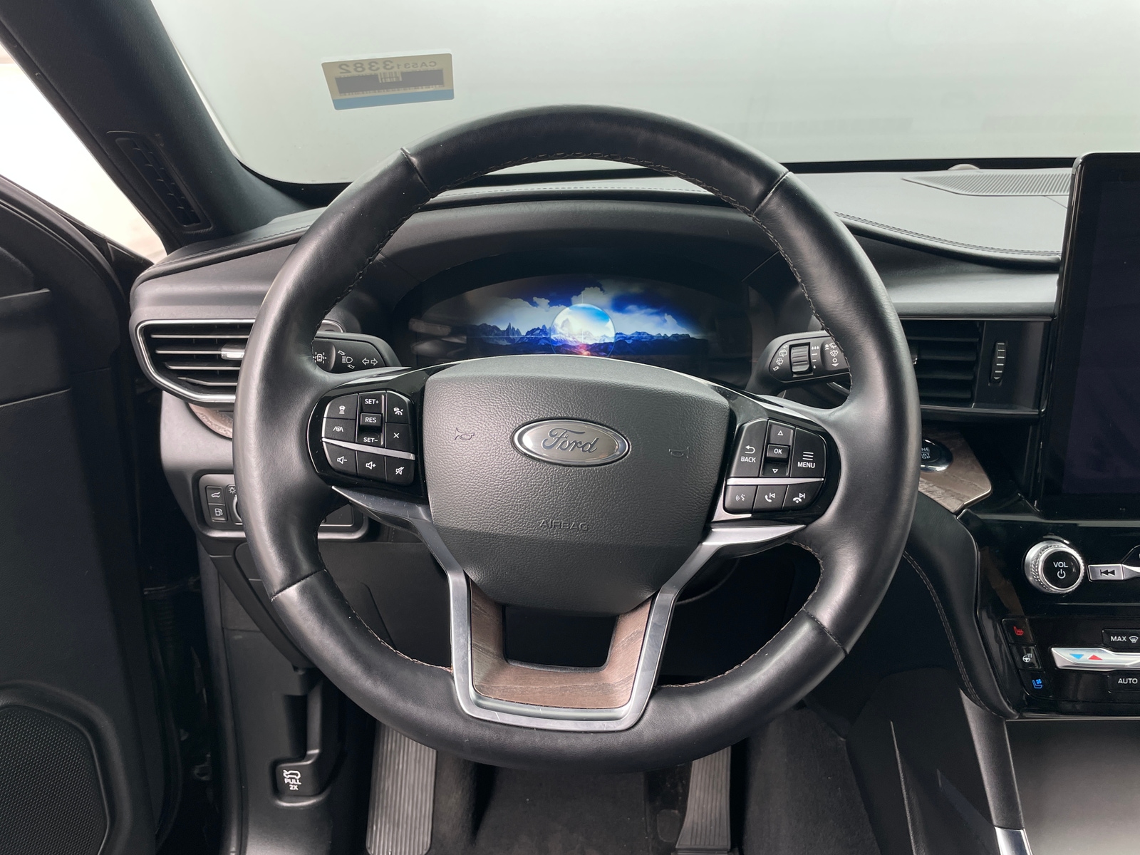 Thumbnail: 2022 Ford Explorer - 4