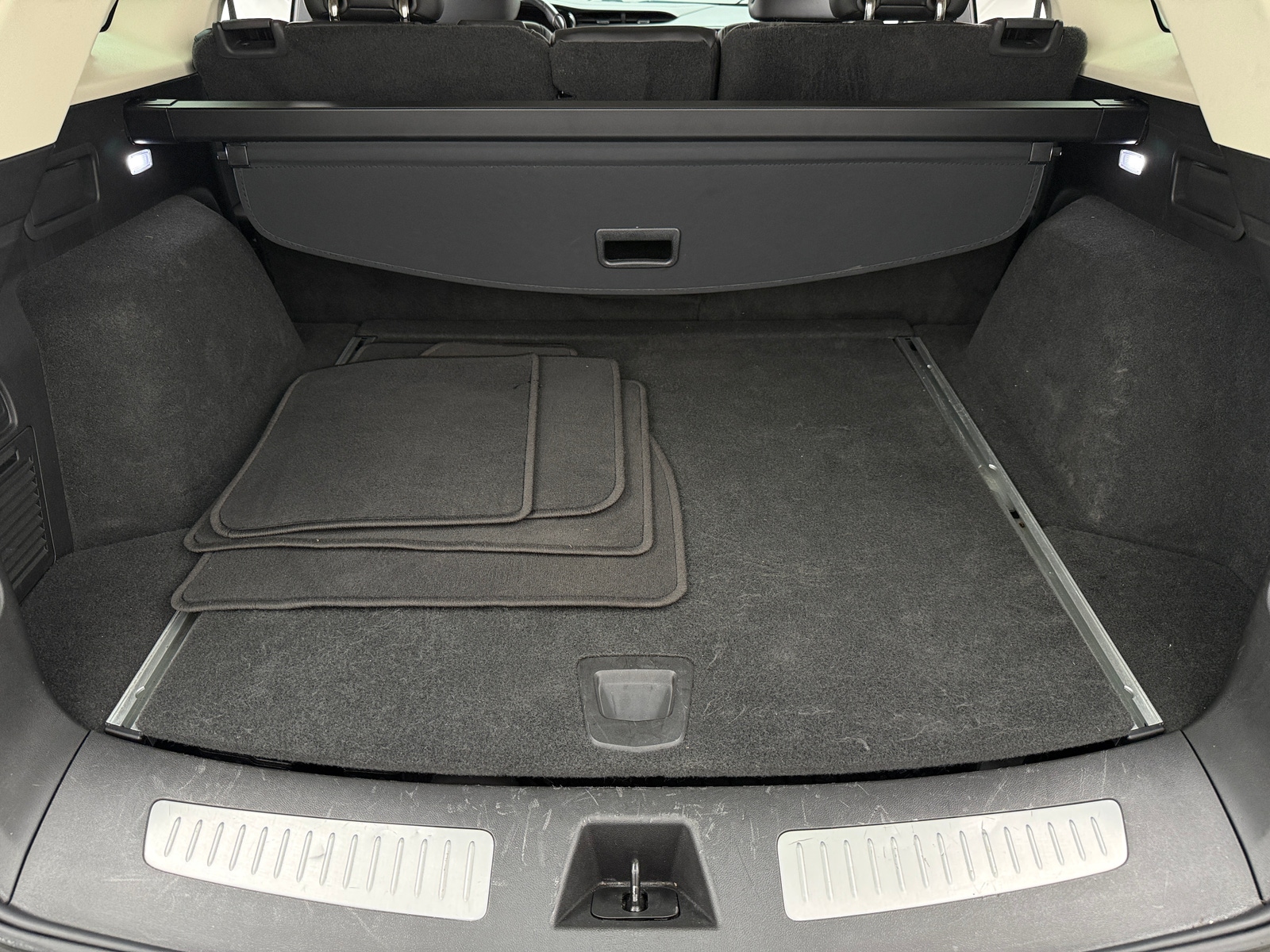 Thumbnail: 2017 Cadillac XT5 - 6