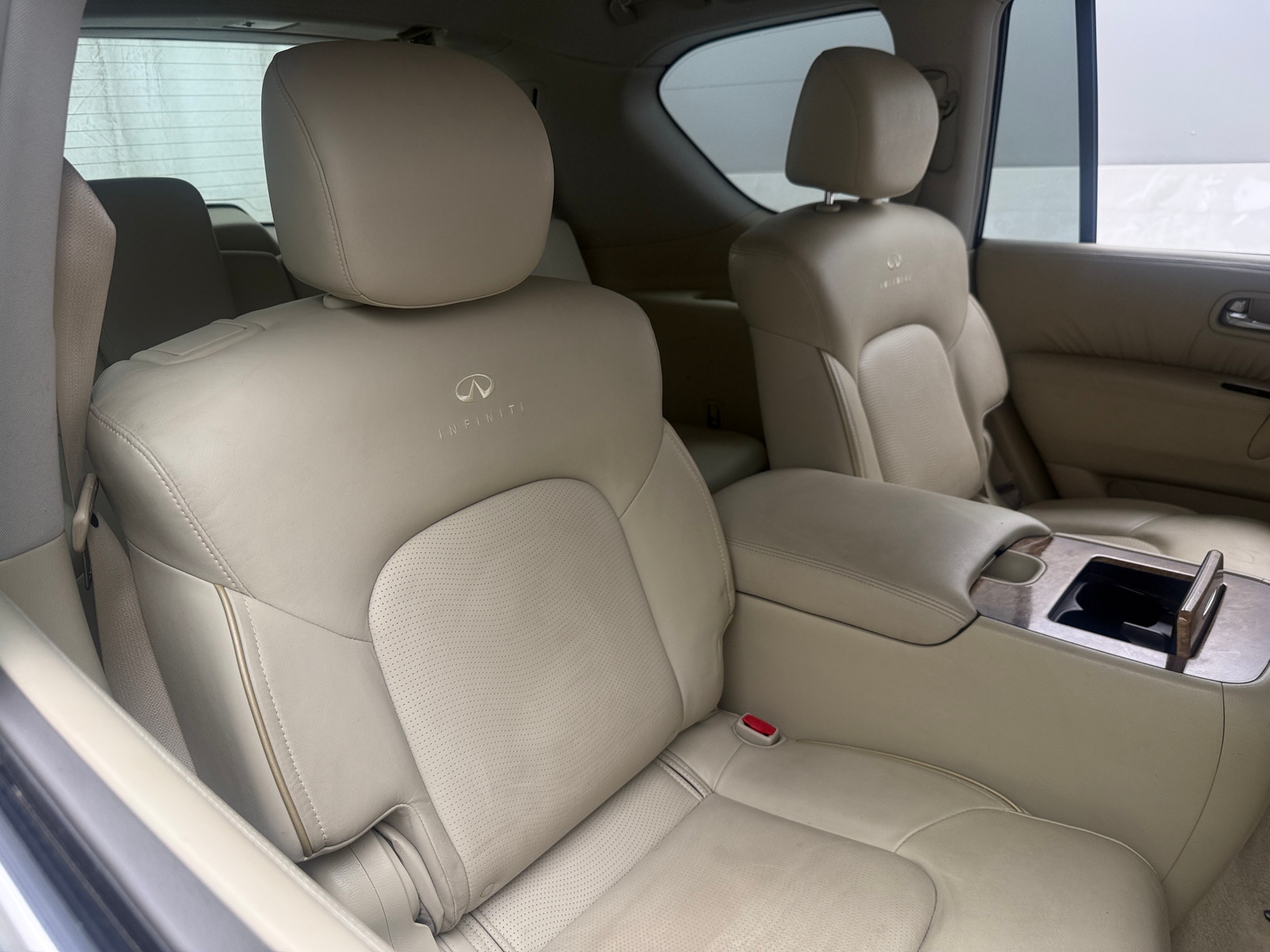 Thumbnail: 2011 INFINITI QX56 - 5