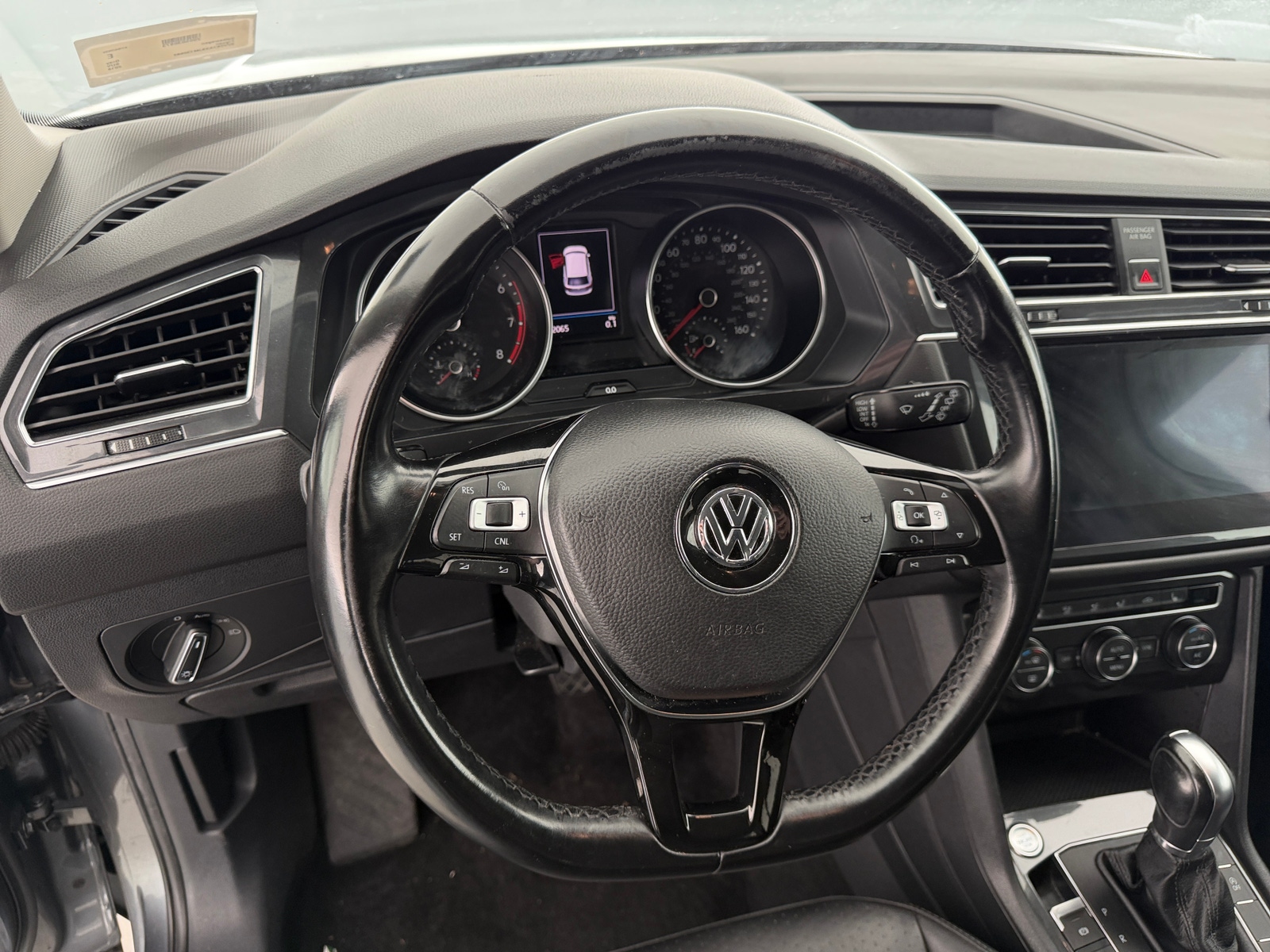 Thumbnail: 2018 Volkswagen Tiguan - 4
