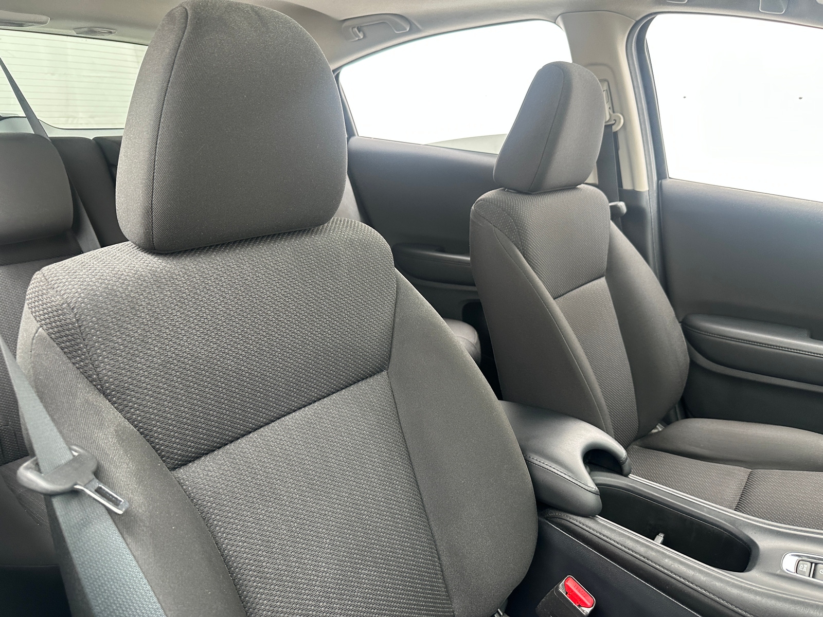 Thumbnail: 2017 Honda HR-V - 2