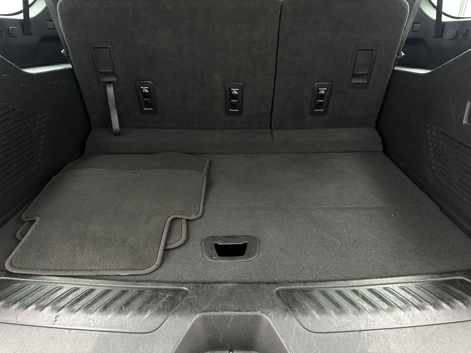 Thumbnail: 2023 Chevrolet Suburban - 7