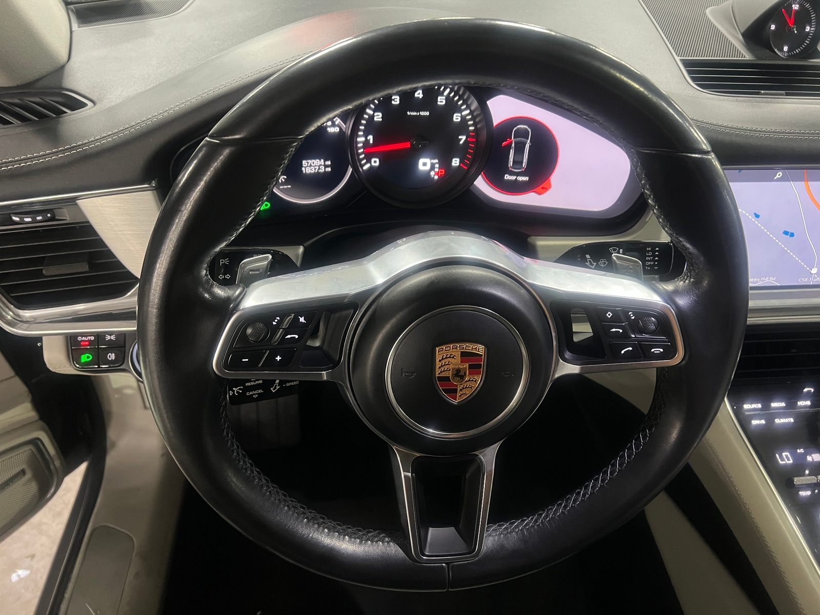 Thumbnail: 2017 Porsche Panamera - 4
