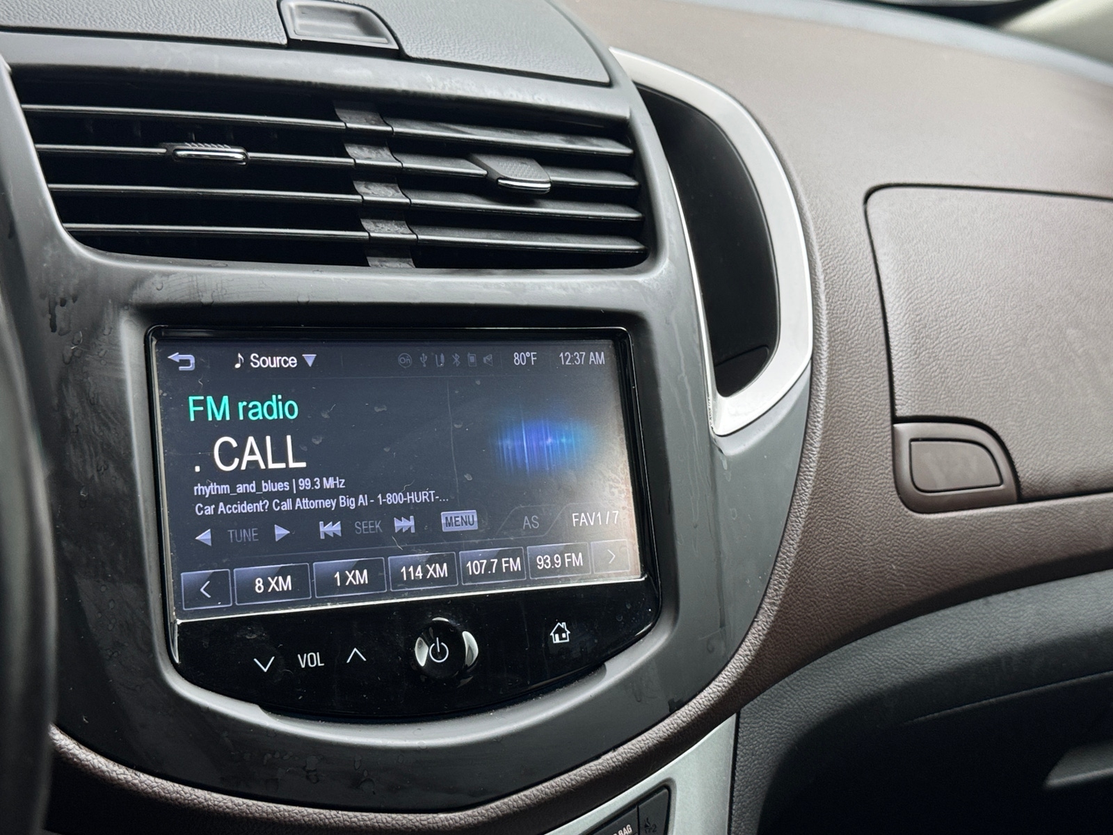 Thumbnail: 2016 Chevrolet Trax - 3