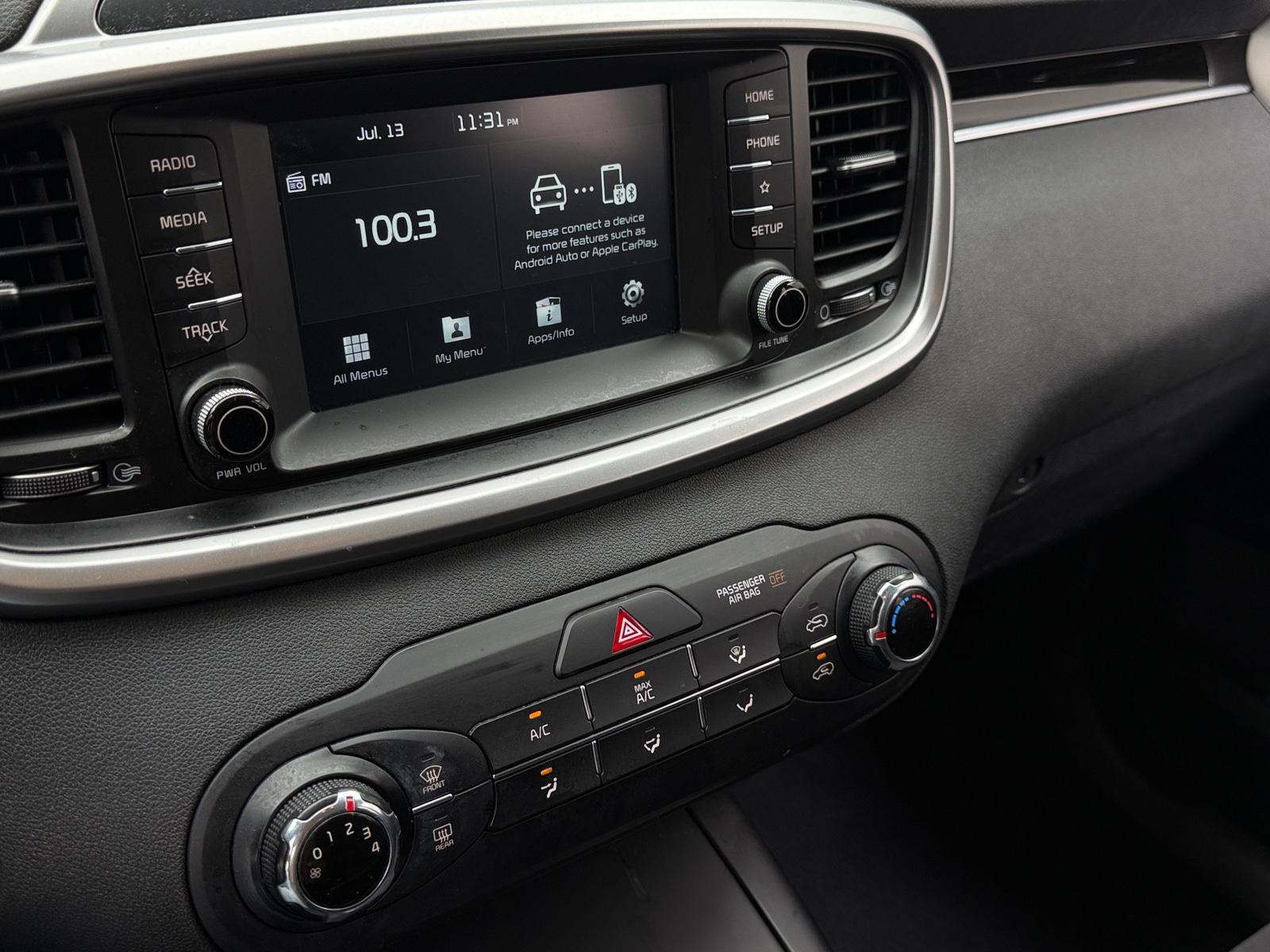 Thumbnail: 2020 Kia Sorento - 4
