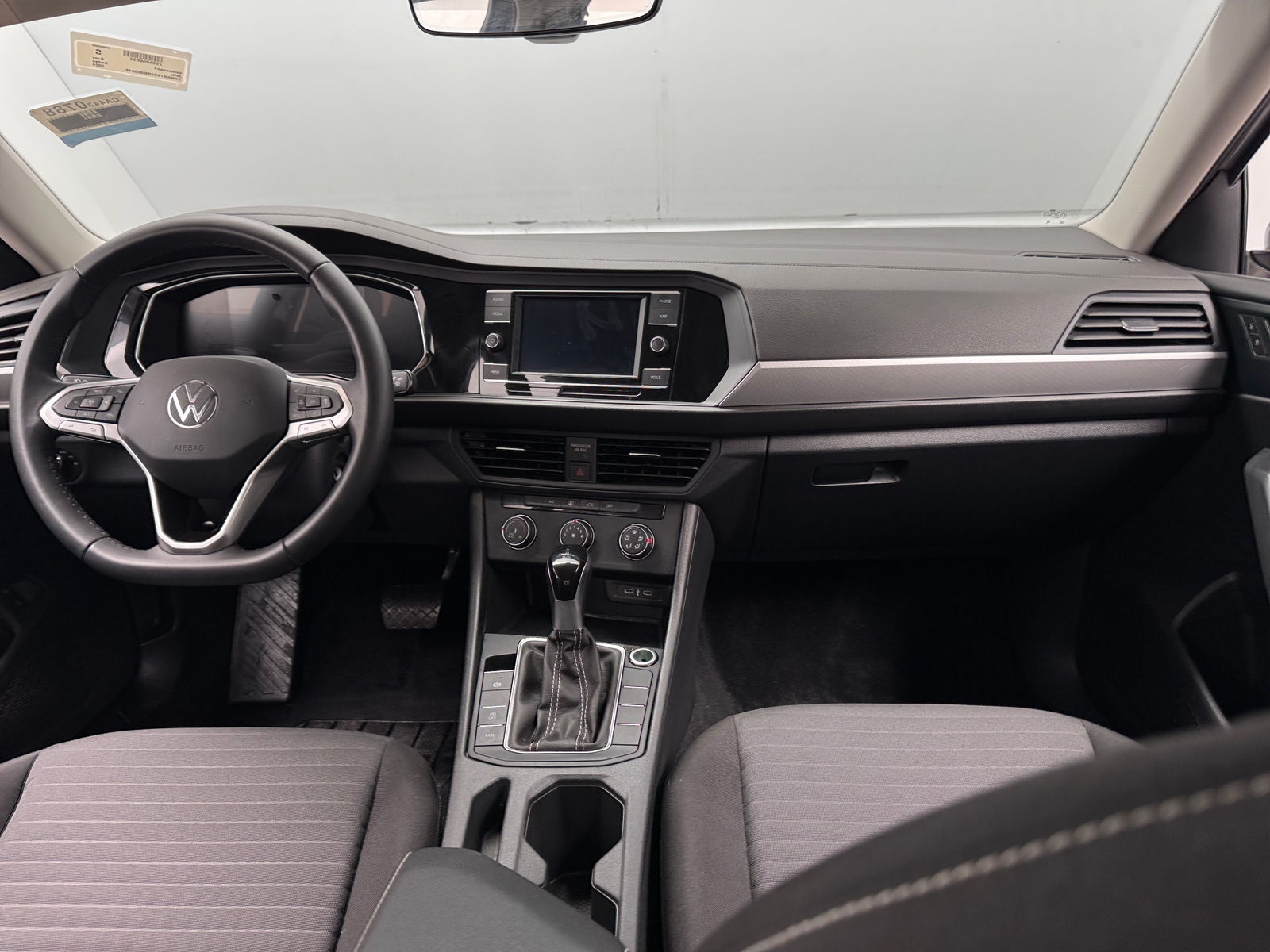 Thumbnail: 2024 Volkswagen Jetta - 3