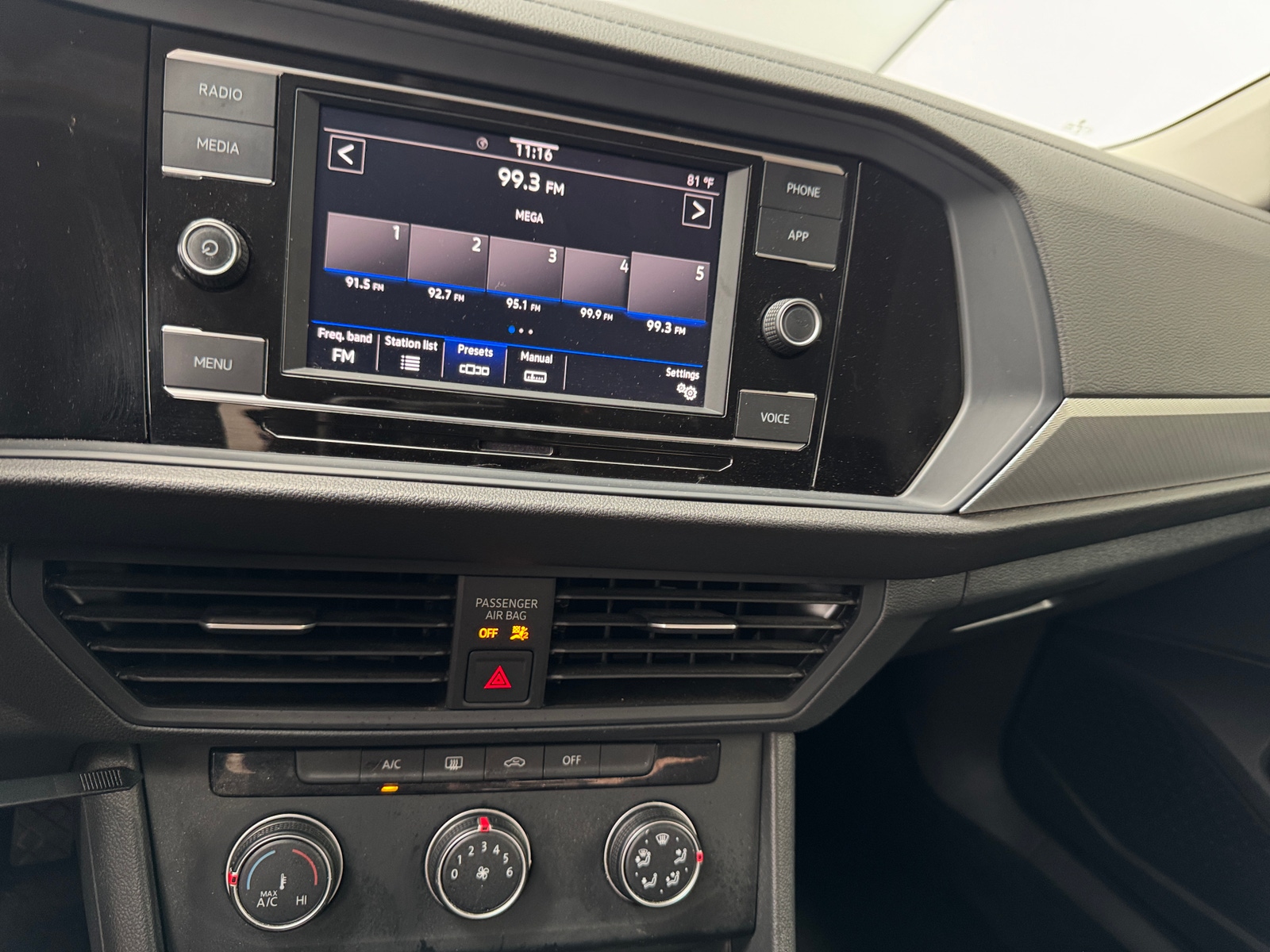 Thumbnail: 2024 Volkswagen Jetta - 4