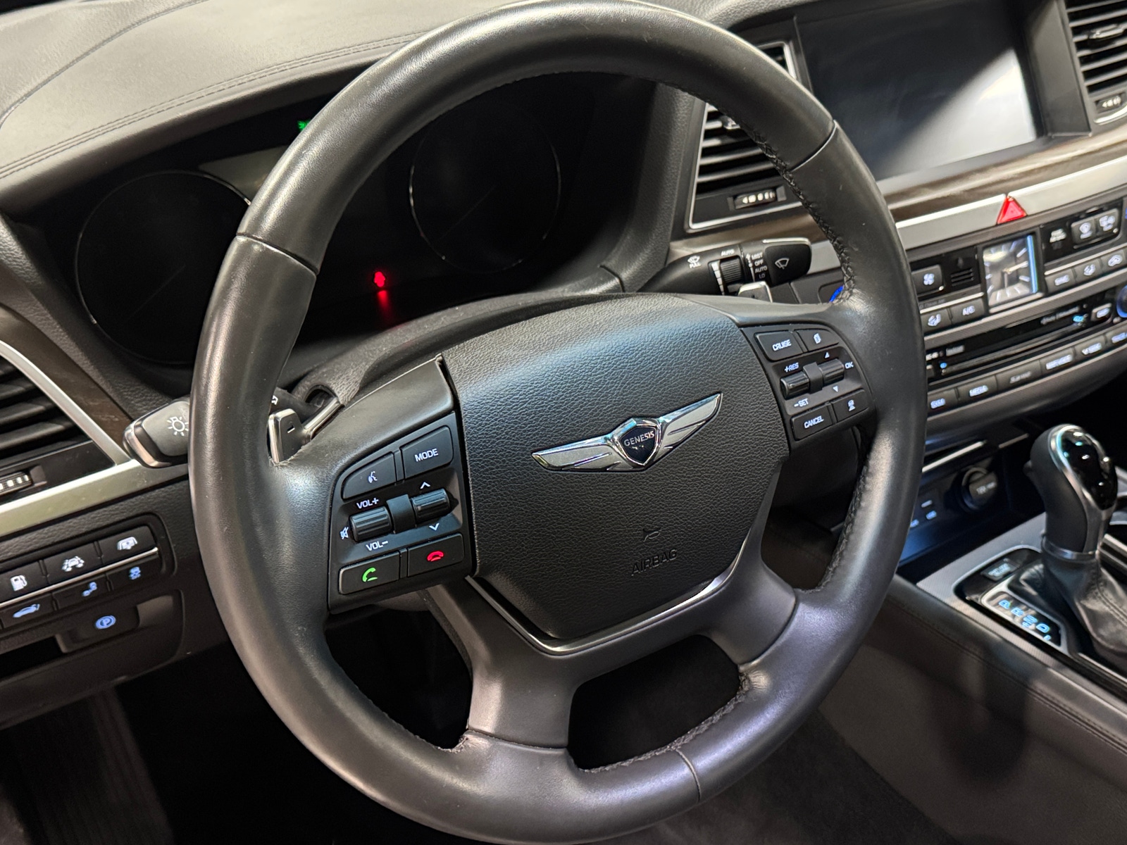 Thumbnail: 2017 Genesis G80 - 4