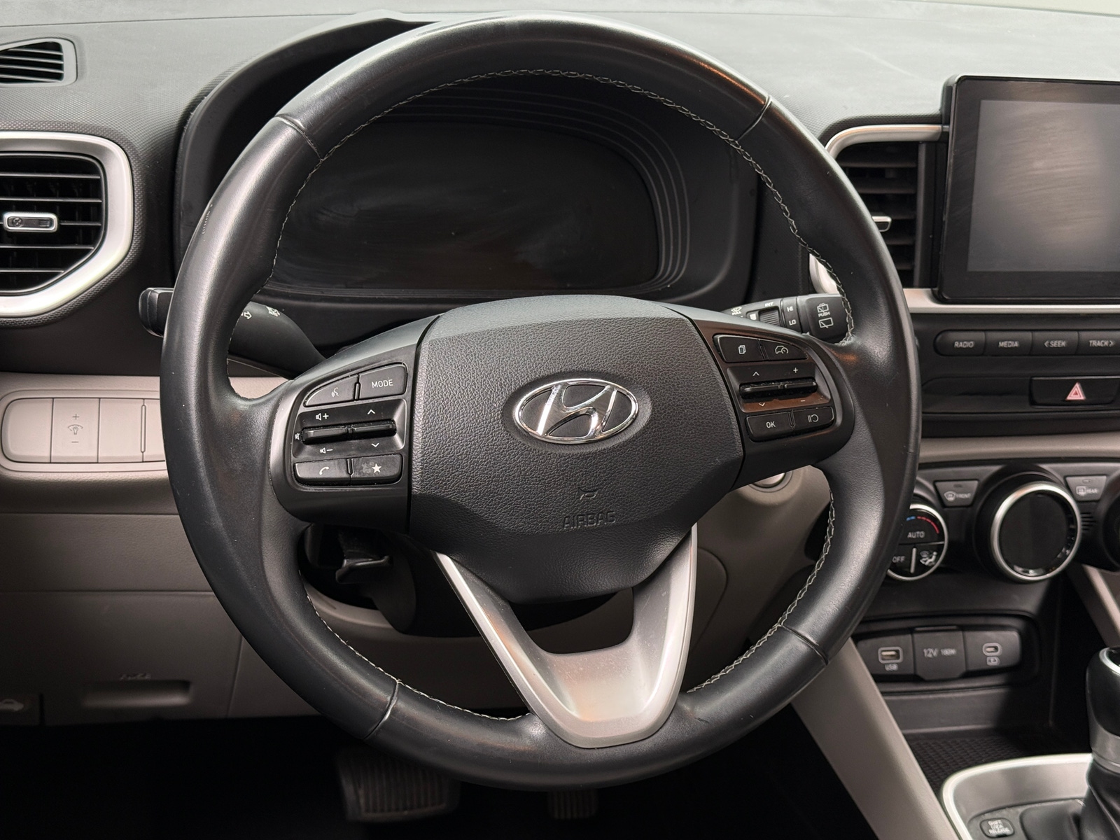 Thumbnail: 2025 Hyundai Venue - 5