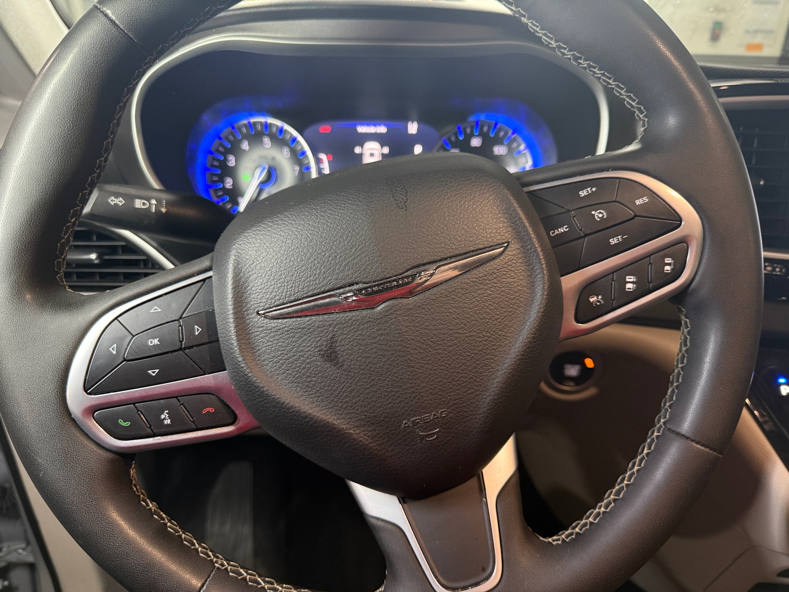Thumbnail: 2024 Chrysler Pacifica - 4