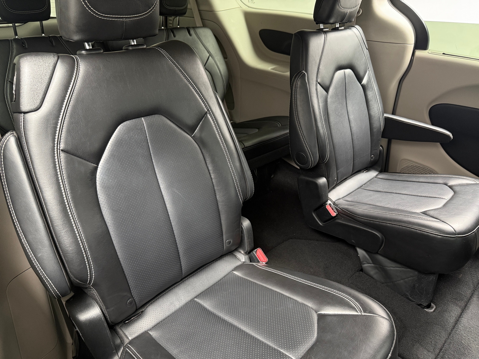 Thumbnail: 2024 Chrysler Pacifica - 5
