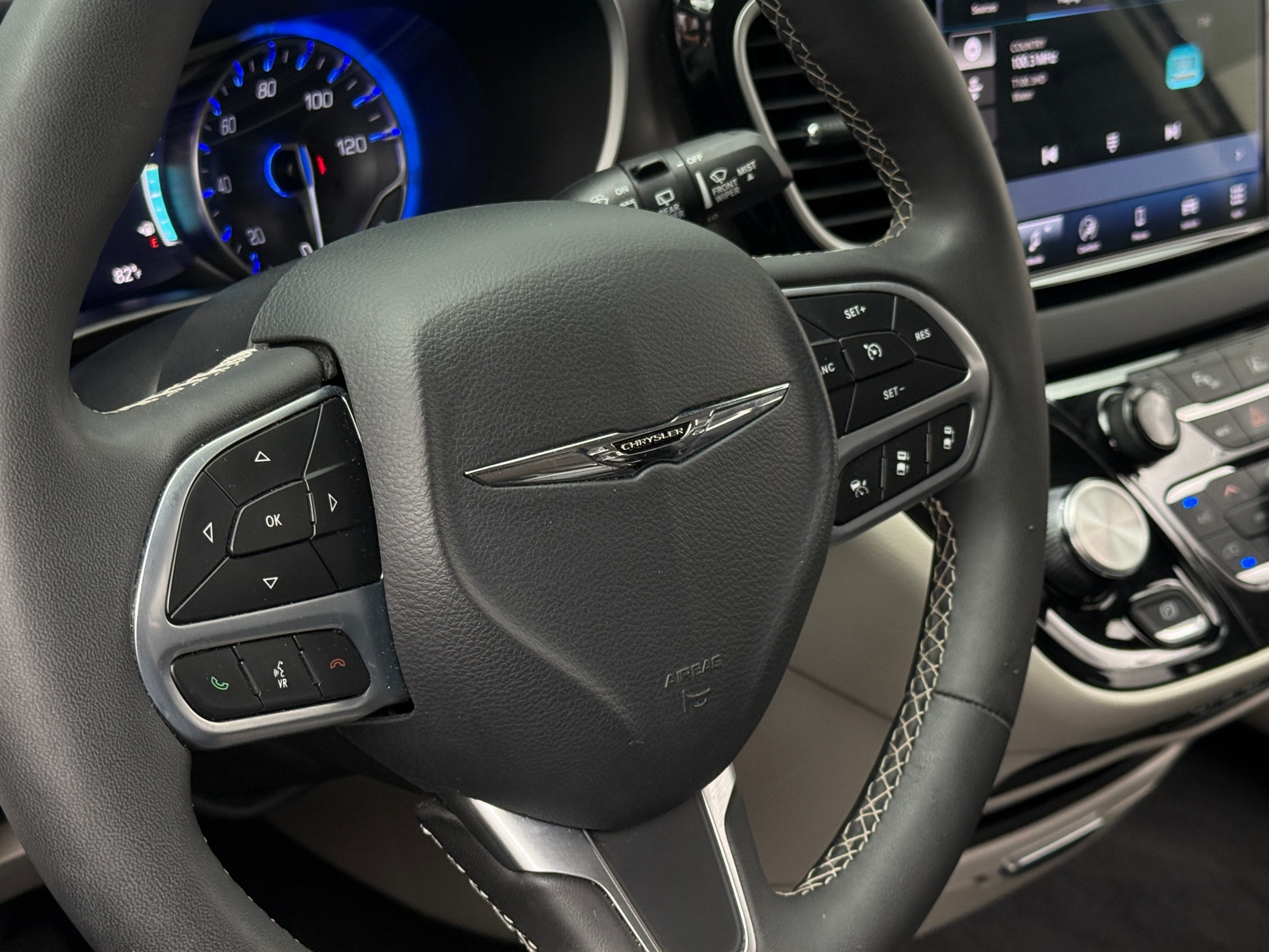 Thumbnail: 2024 Chrysler Pacifica - 4