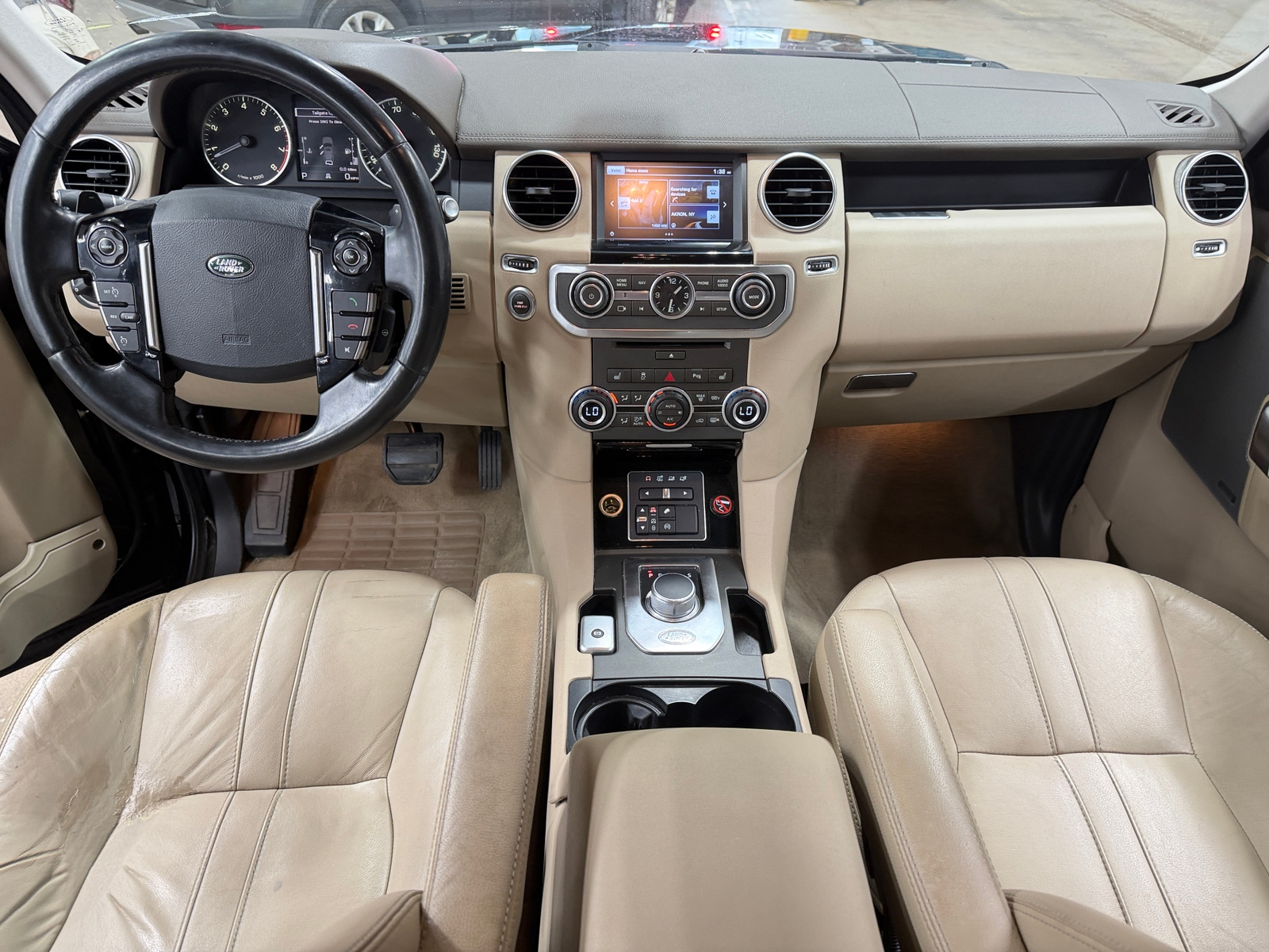 Thumbnail: 2016 Land Rover LR4 - 2