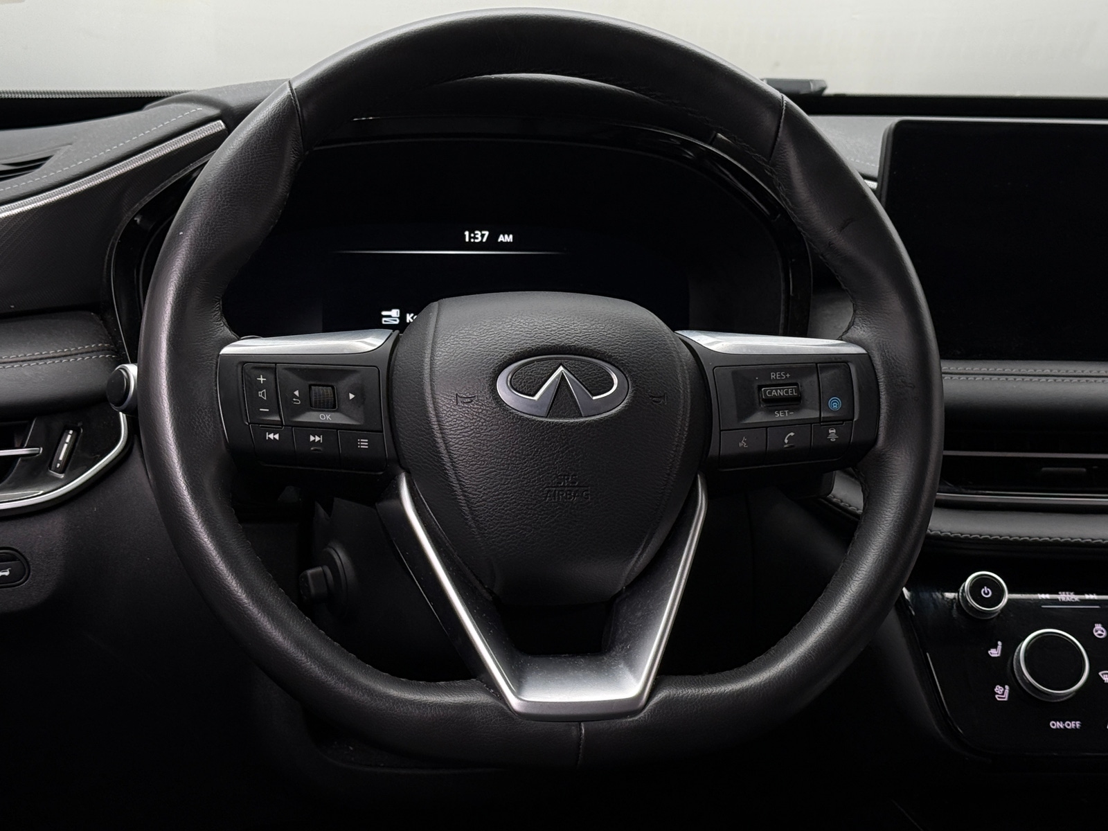 Thumbnail: 2023 INFINITI QX60 - 4