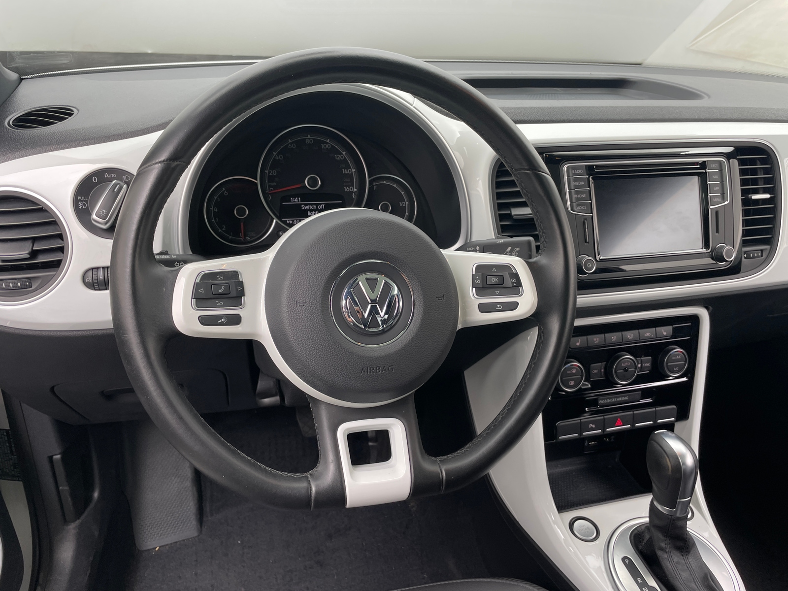Thumbnail: 2019 Volkswagen Beetle - 4