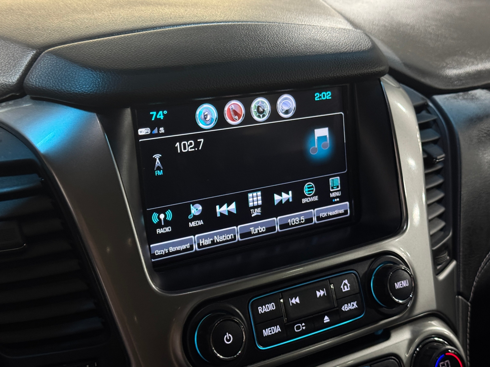 Thumbnail: 2019 Chevrolet Tahoe - 3