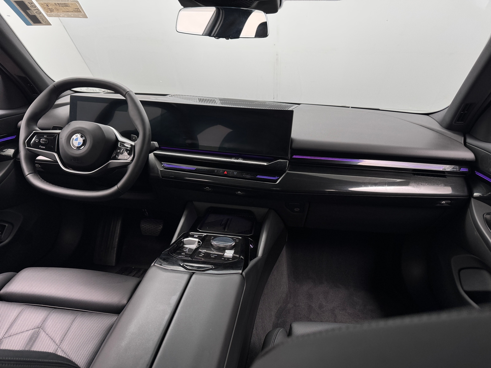 Thumbnail: 2026 BMW 5 Series - 2