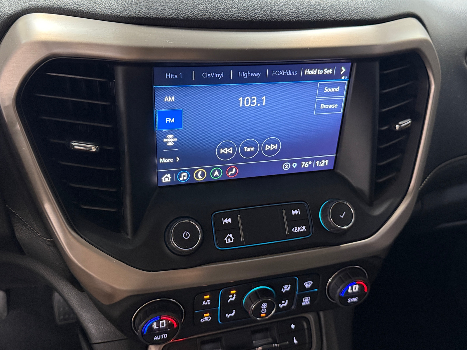 Thumbnail: 2022 GMC Acadia - 3